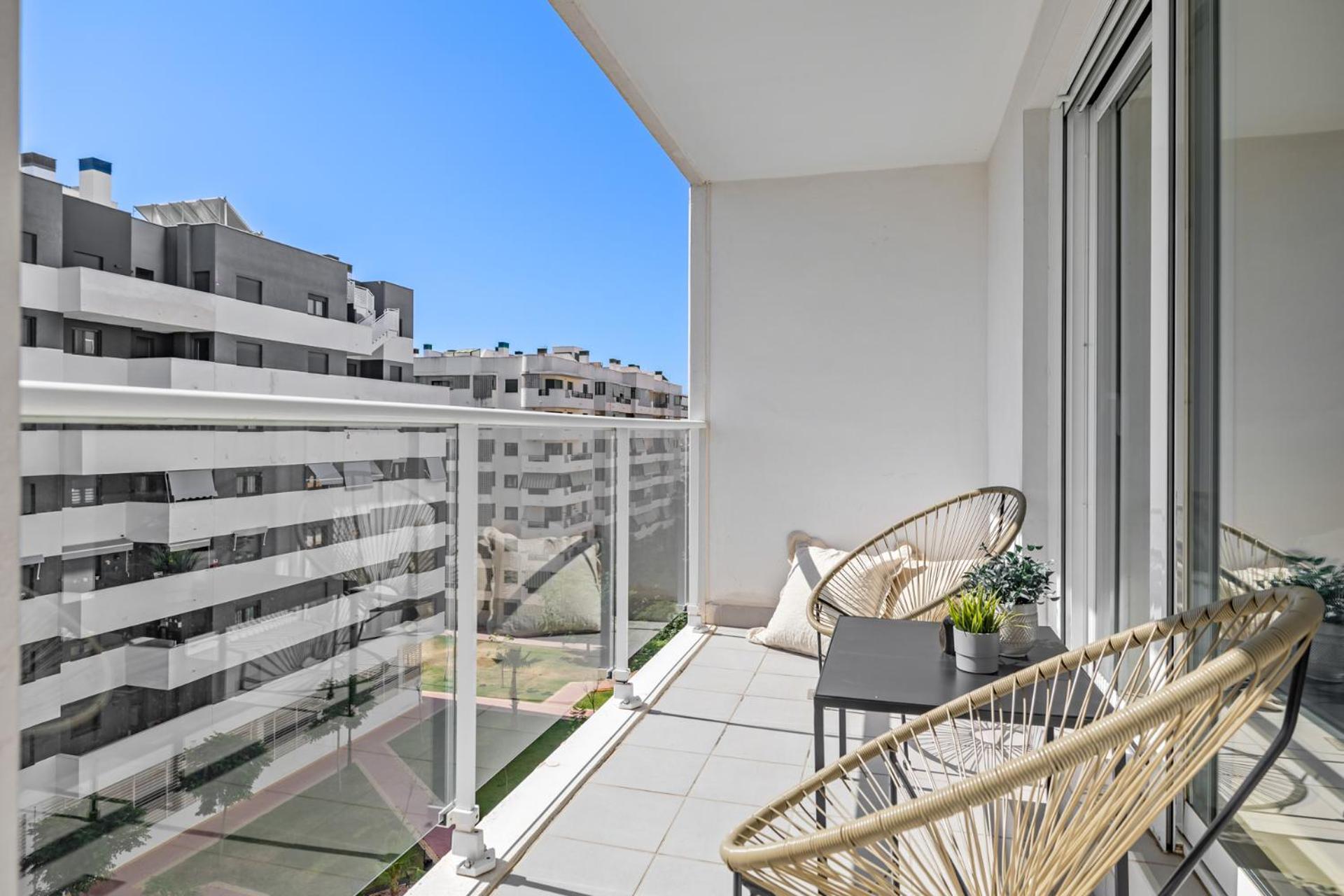 Luxury New Center - Private Parking Apartment Estepona