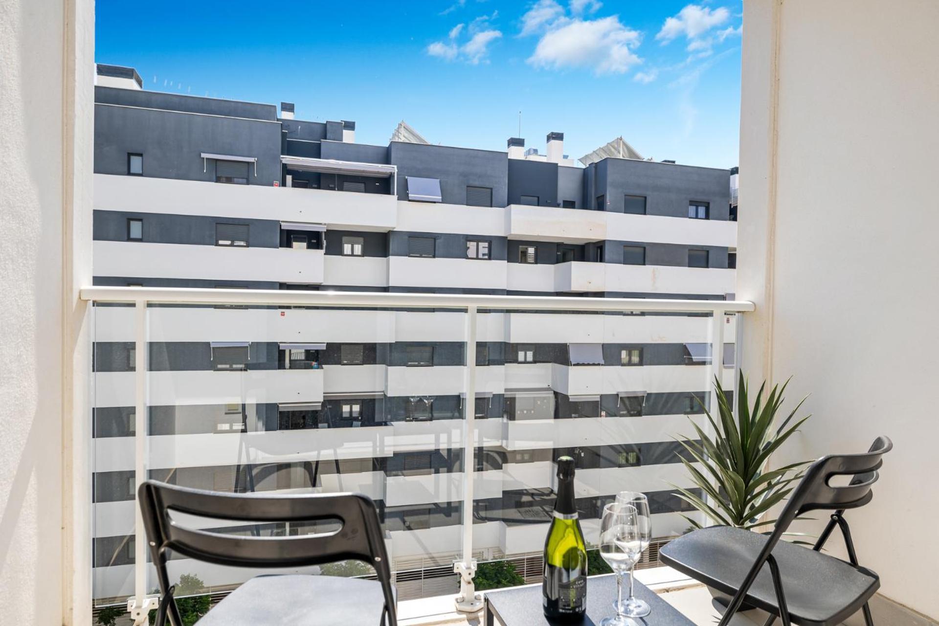 Luxury New Center - Private Parking Estepona