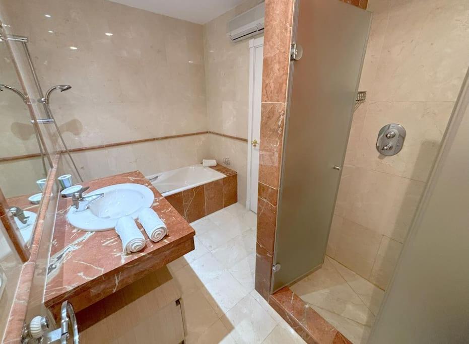 Apartment Evans Realty Ax Playa & Piscinas & Garaje *