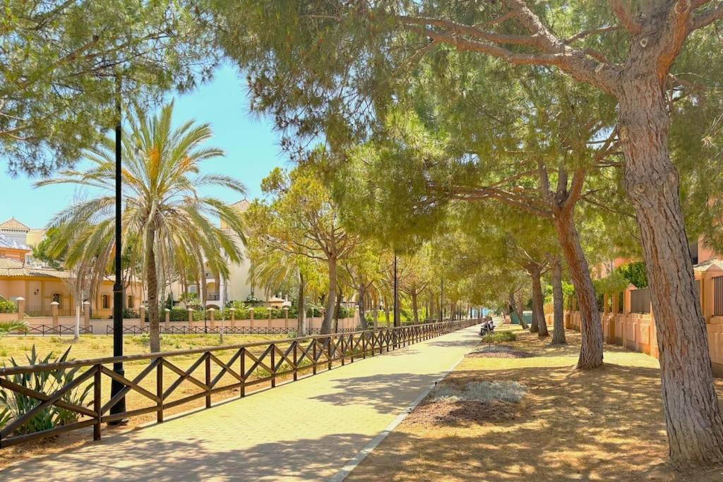 Evans Realty Ax Playa & Piscinas & Garaje Estepona