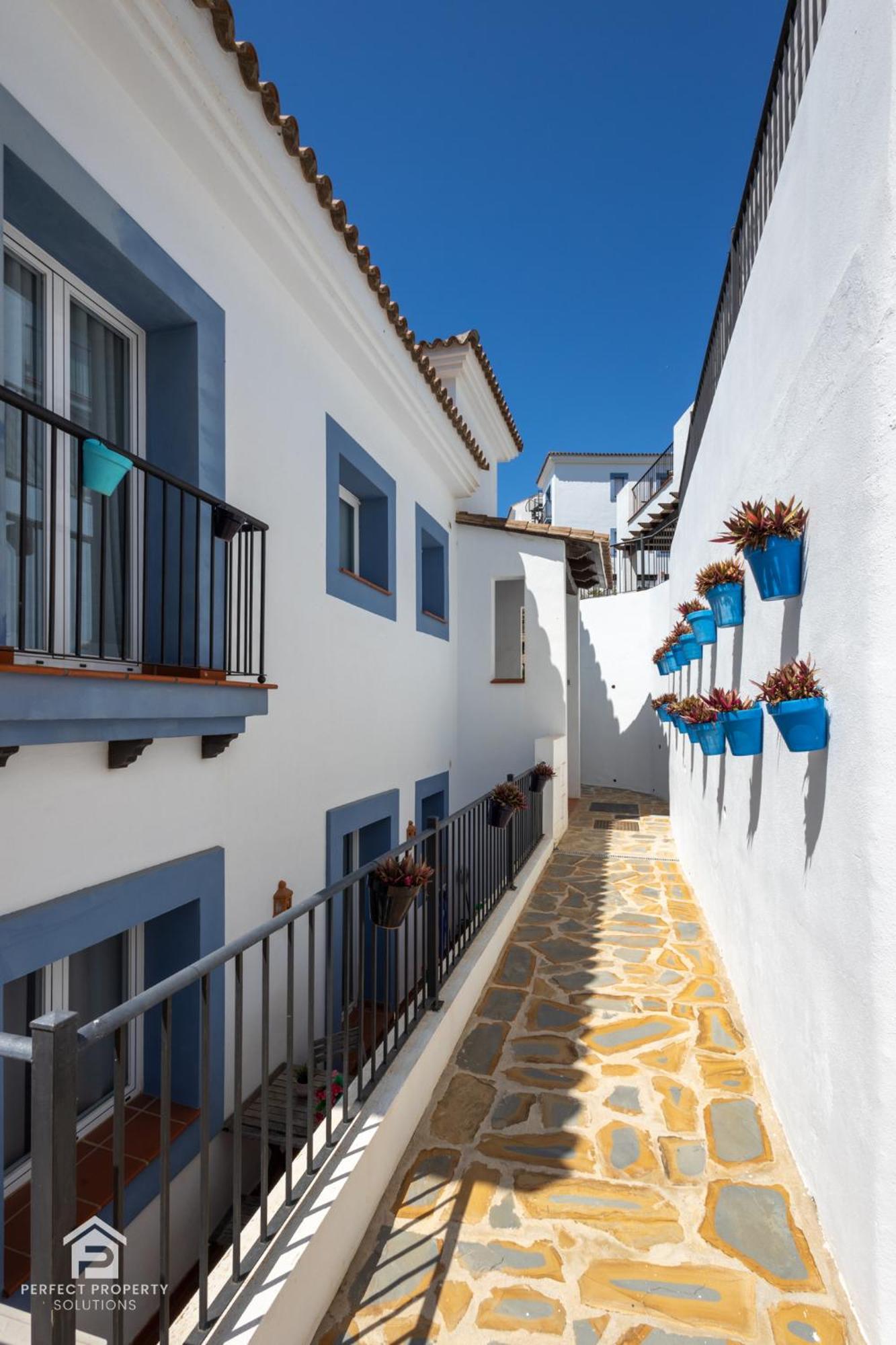 Apartment Paraiso - Sea-views, 3 Bedrooms, 7 Pools