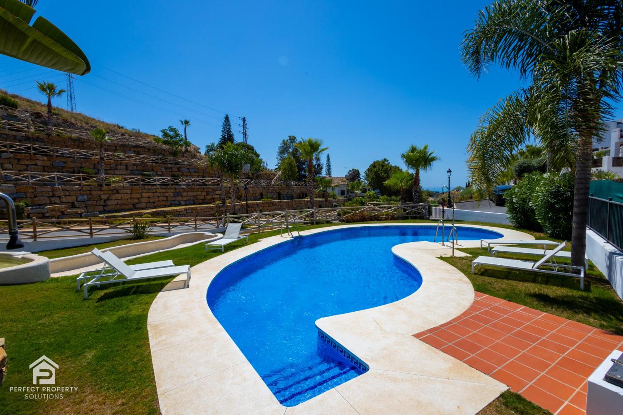 Apartment Paraiso - Sea-views, 3 Bedrooms, 7 Pools Estepona