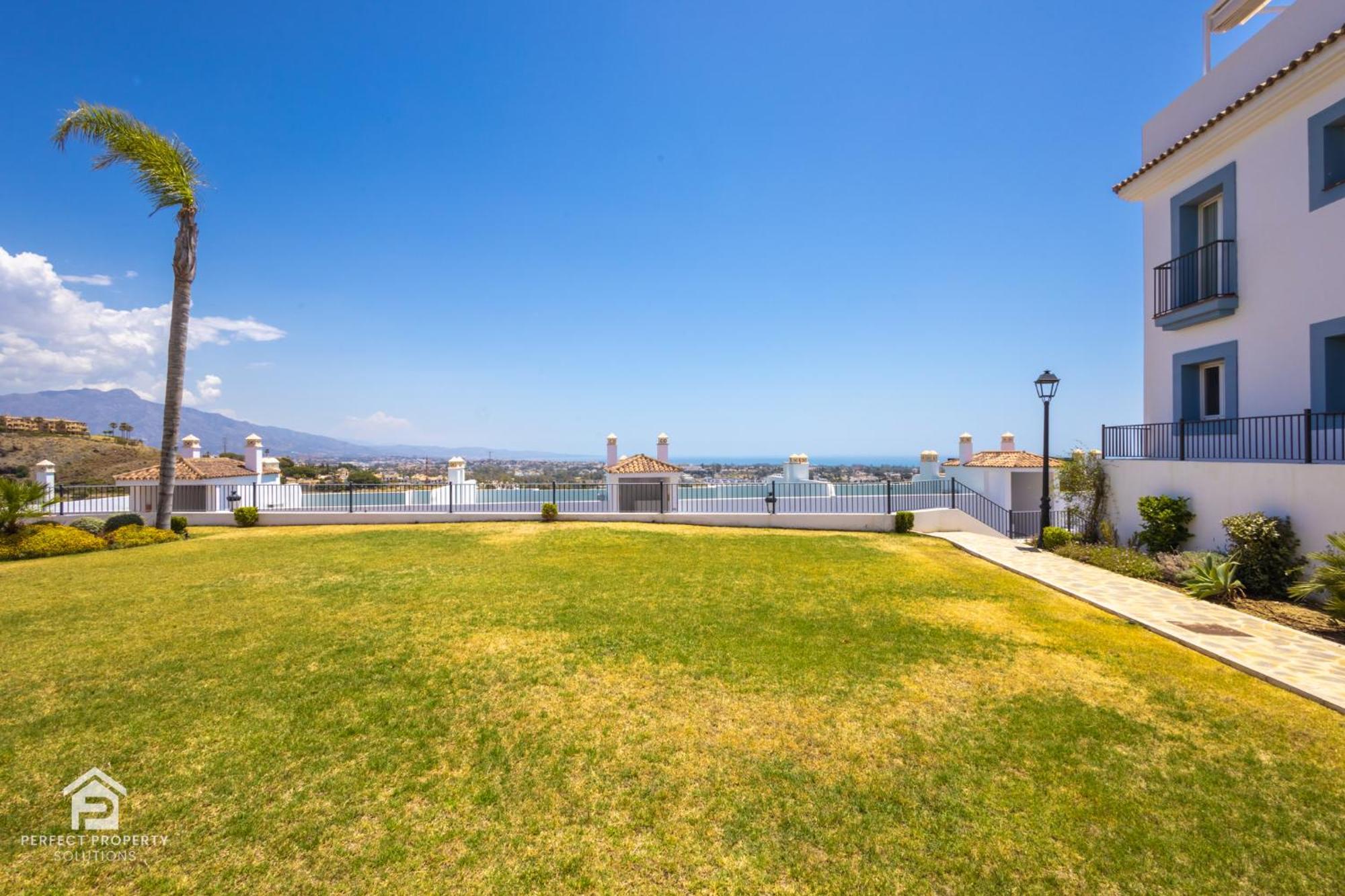 Paraiso - Sea-views, 3 Bedrooms, 7 Pools Apartment