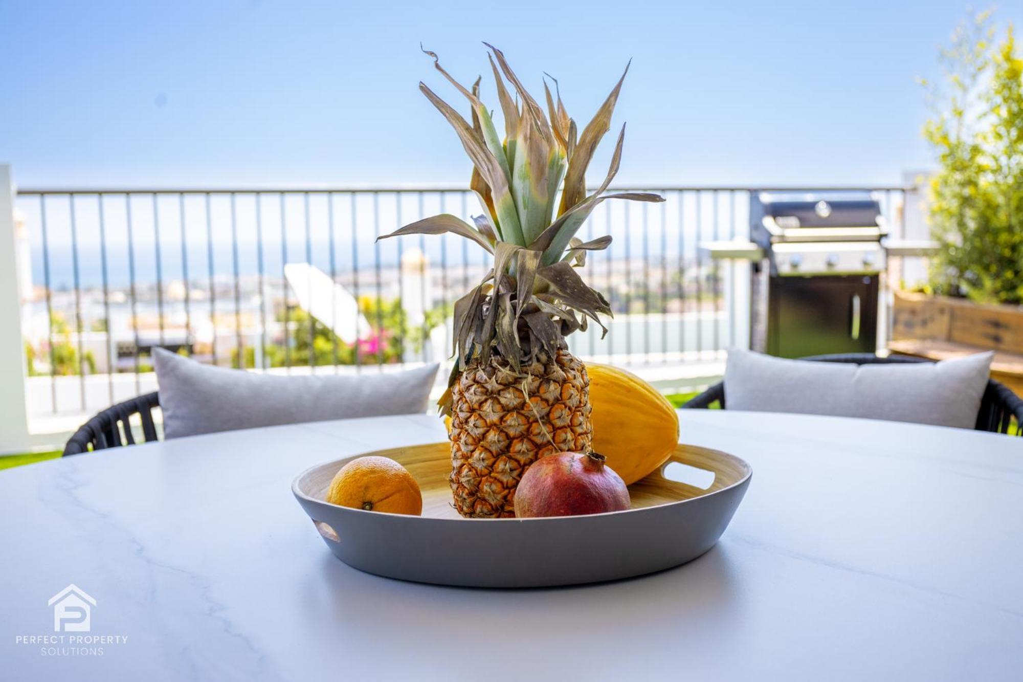 Paraiso - Sea-views, 3 Bedrooms, 7 Pools