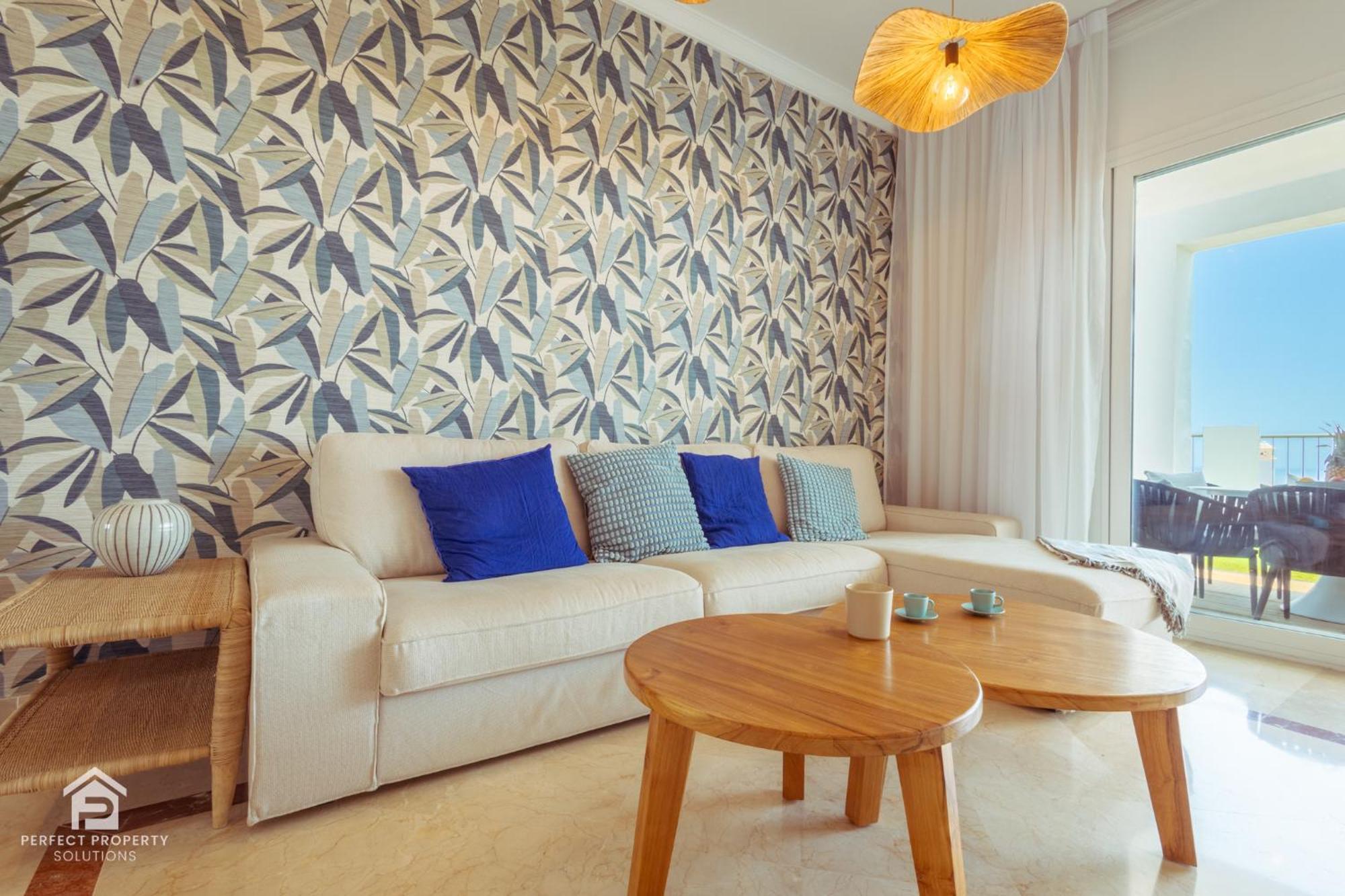 Paraiso - Sea-views, 3 Bedrooms, 7 Pools
