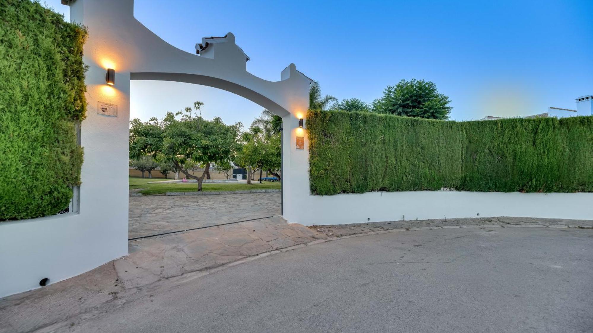 Costalita Cozy Sea Front Estepona