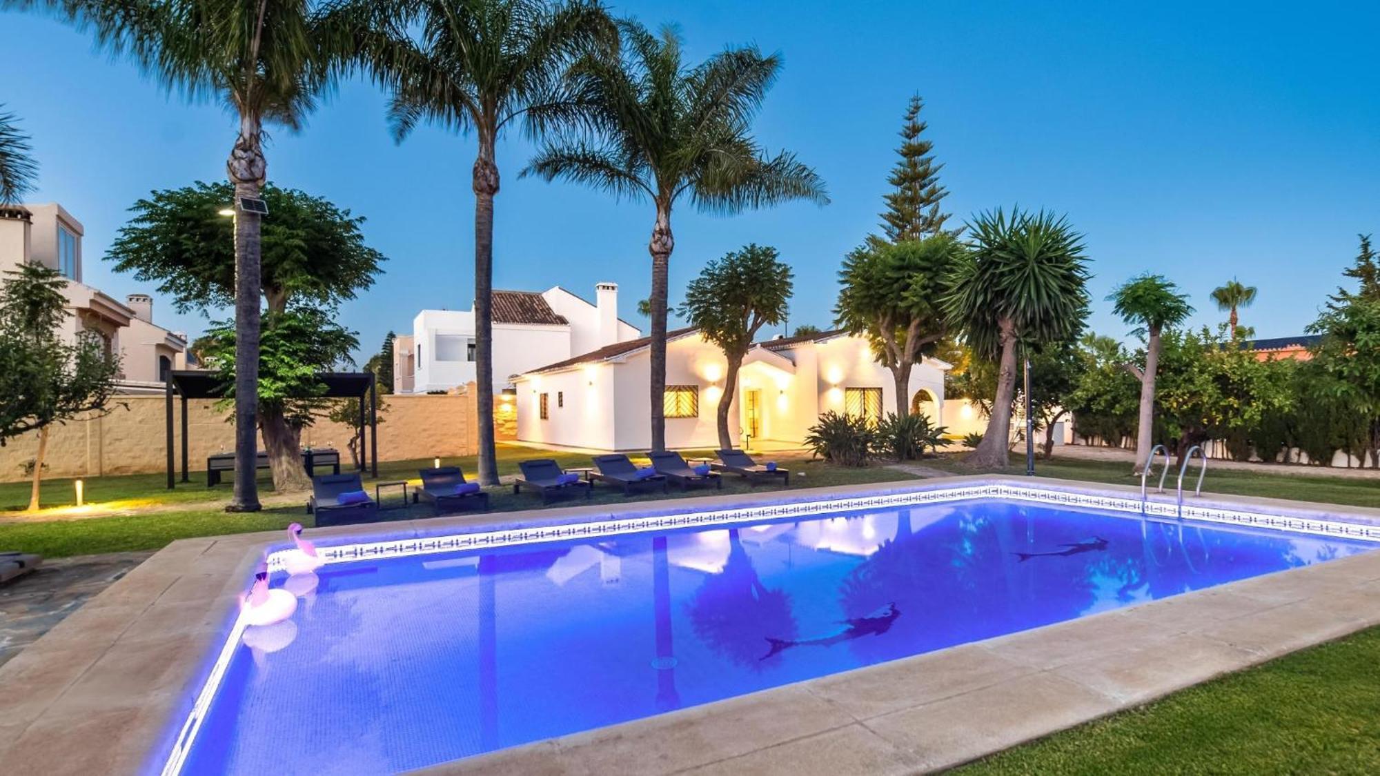 Costalita Cozy Sea Front Holiday home *