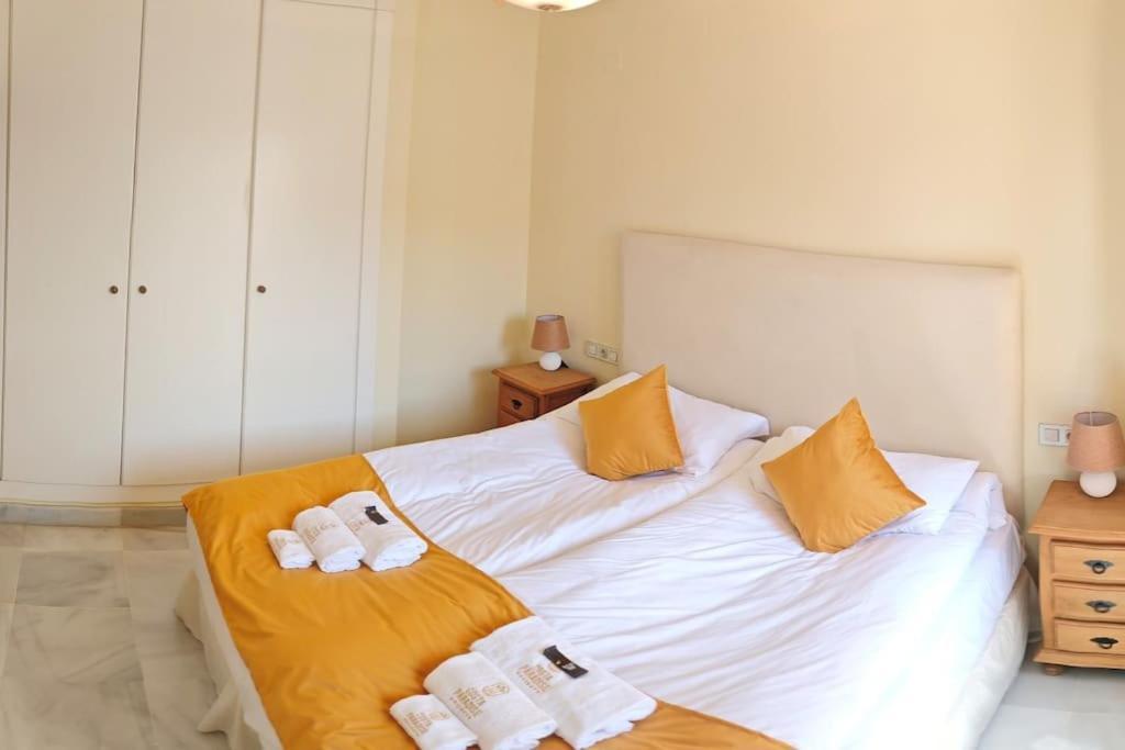 Flamenco Rose Apartment *