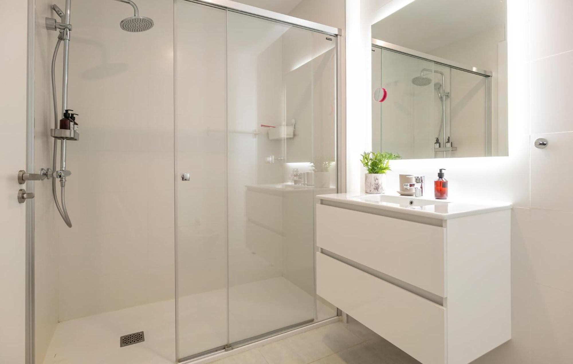 Stunning In With Wifi Apartment *