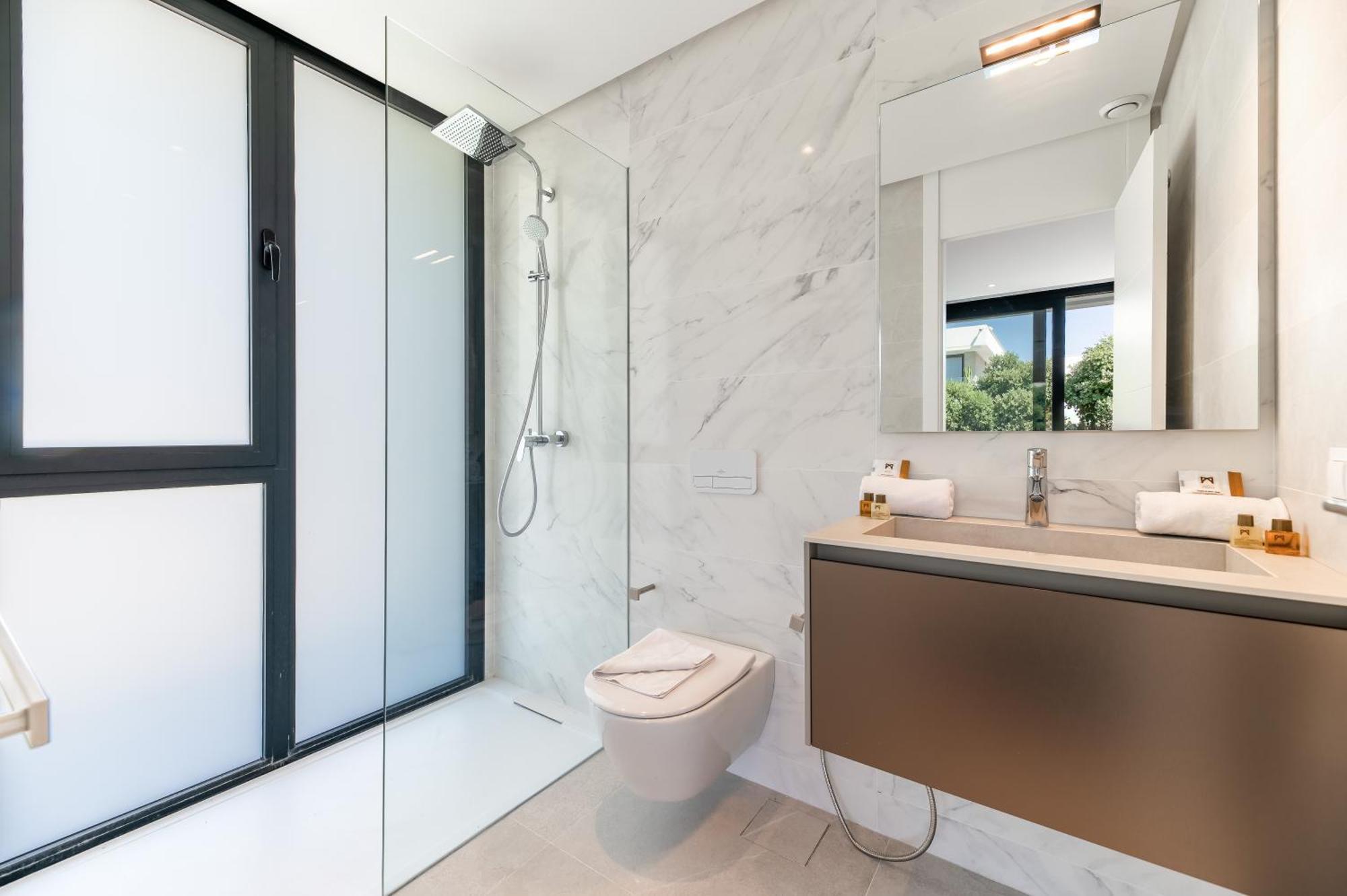 Vacation Marbella I Hanami, Private Infinity Edge-pool, Gym, Movie Theater, Close To Golfs And Beaches Villa *