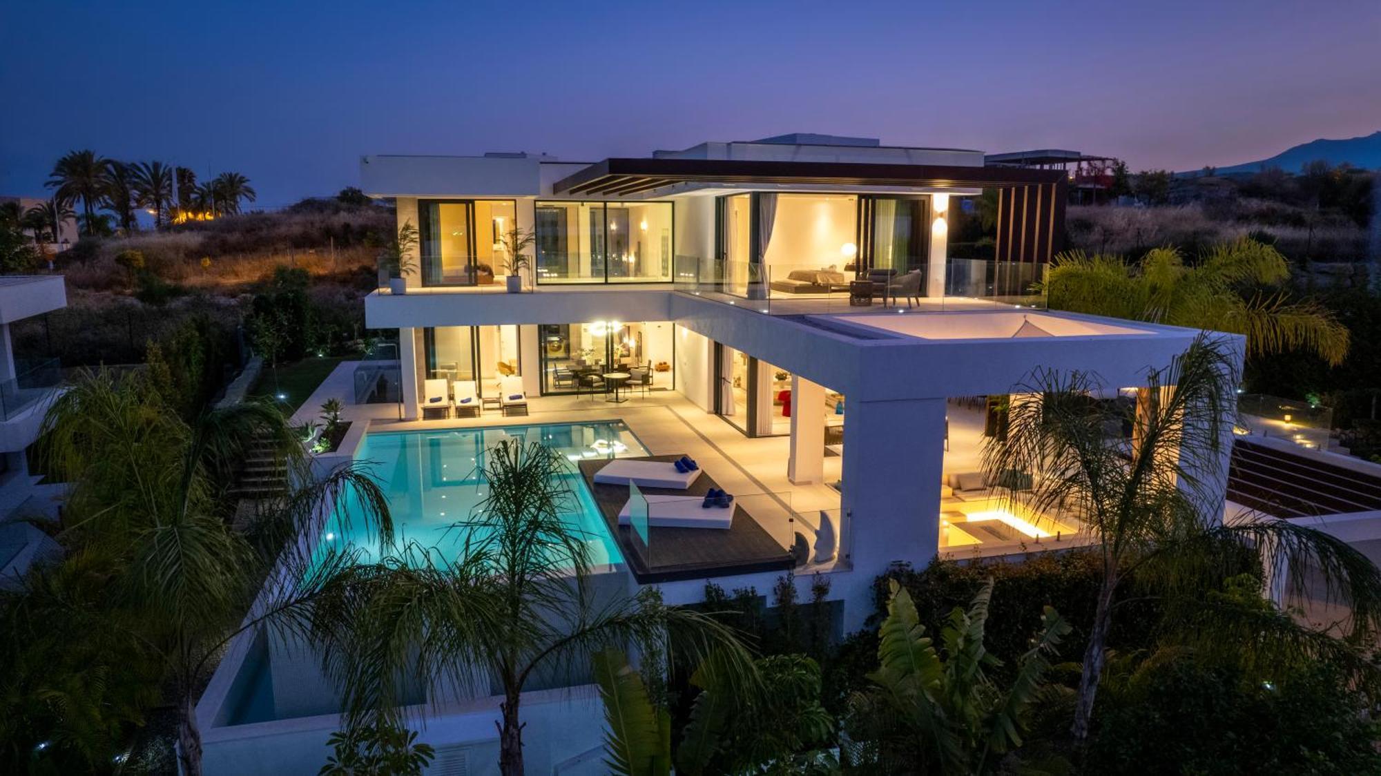 Vacation Marbella I Hanami, Private Infinity Edge-pool, Gym, Movie Theater, Close To Golfs And Beaches *