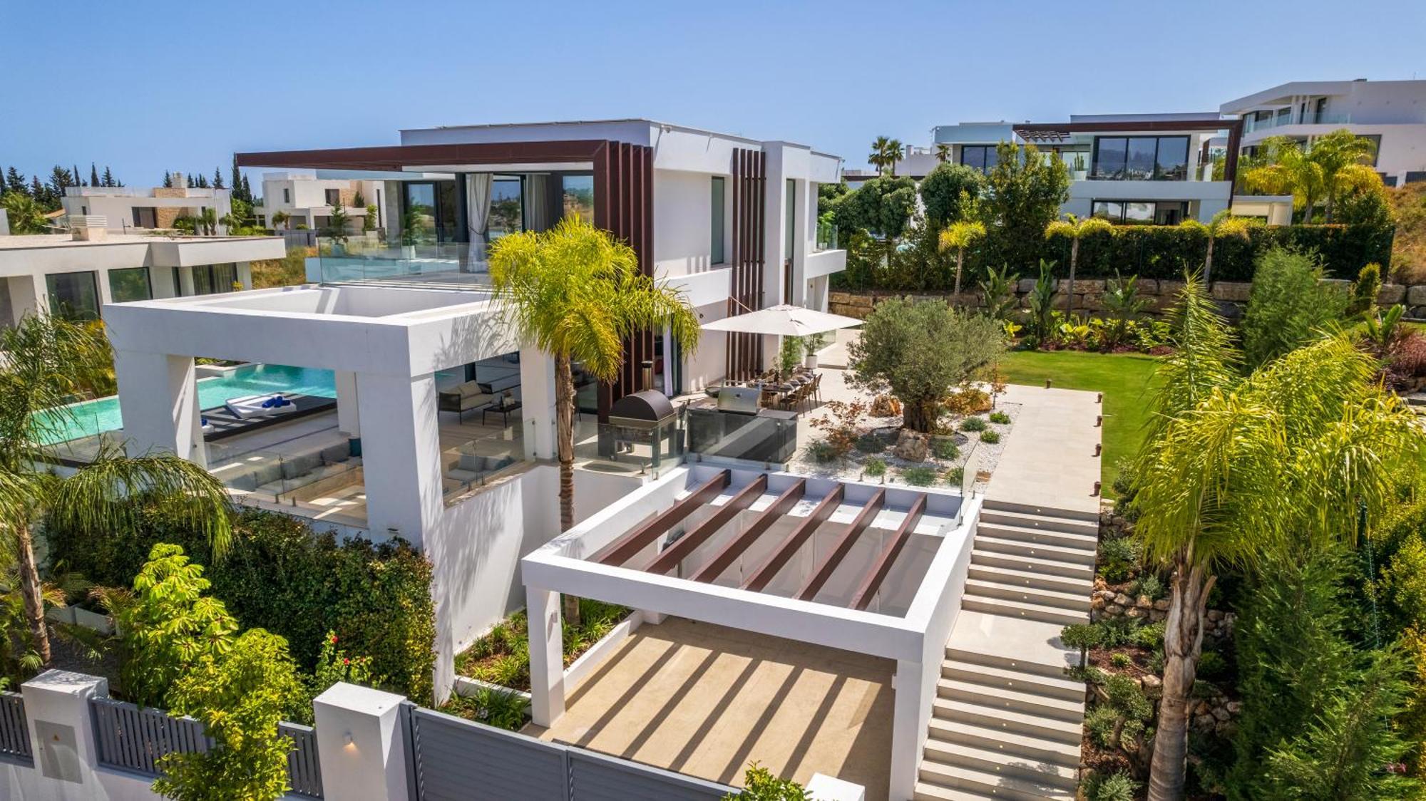 Villa Vacation Marbella I Hanami, Private Infinity Edge-pool, Gym, Movie Theater, Close To Golfs And Beaches