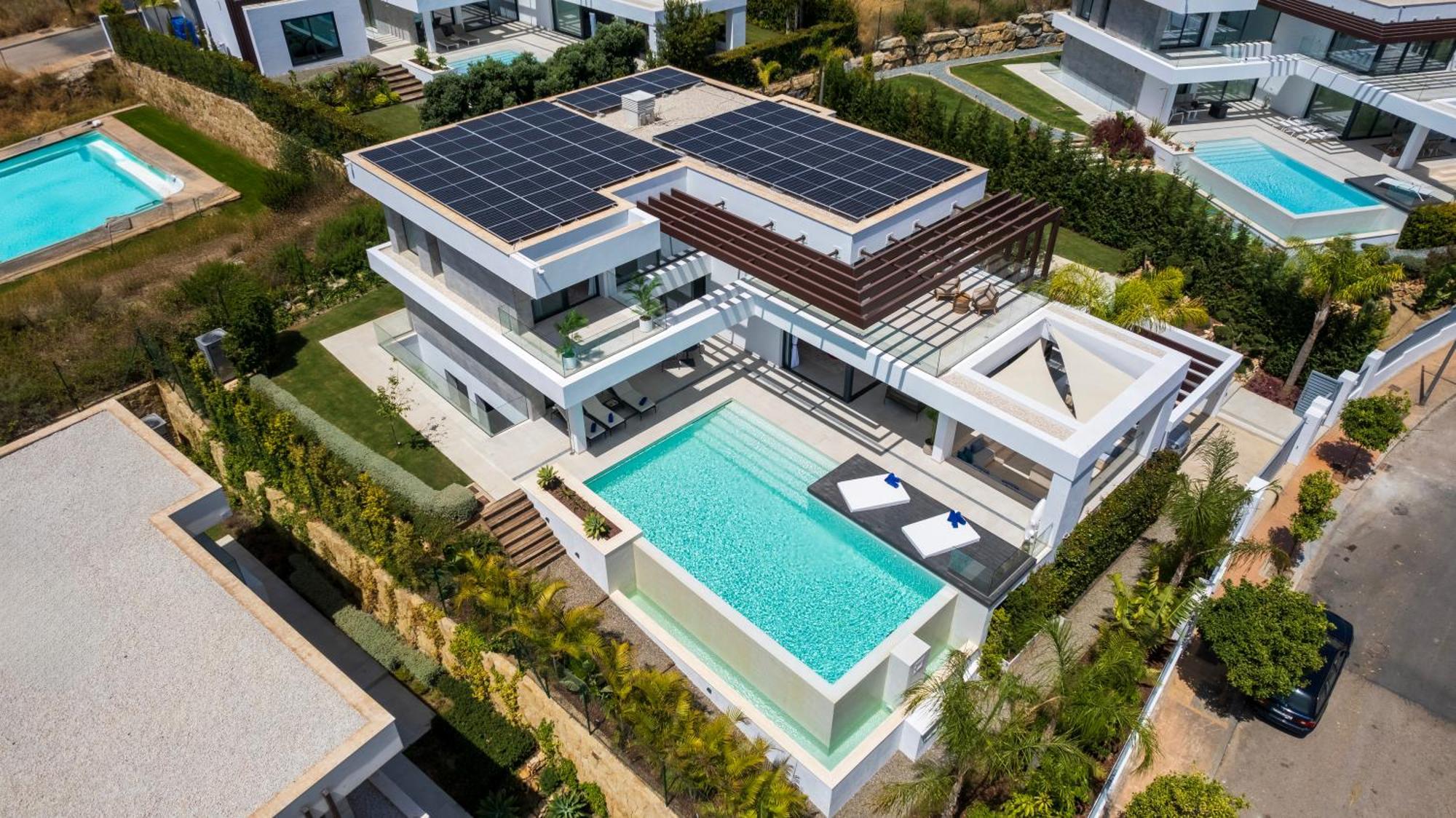 Vacation Marbella I Hanami, Private Infinity Edge-pool, Gym, Movie Theater, Close To Golfs And Beaches Estepona
