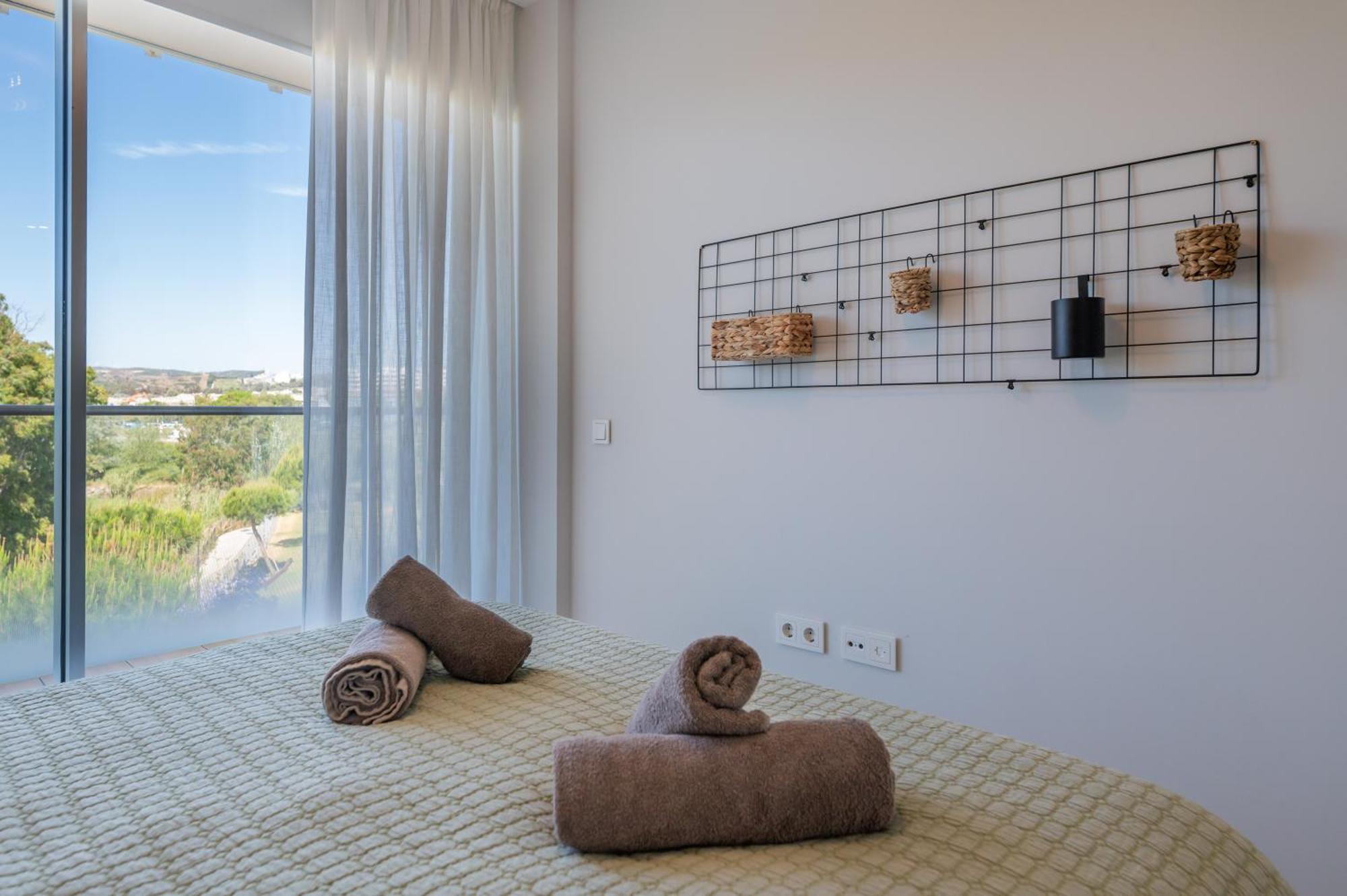 Apartment Edge Luxury Beachfront 2br With 3 Pools, Wellness, Gym *