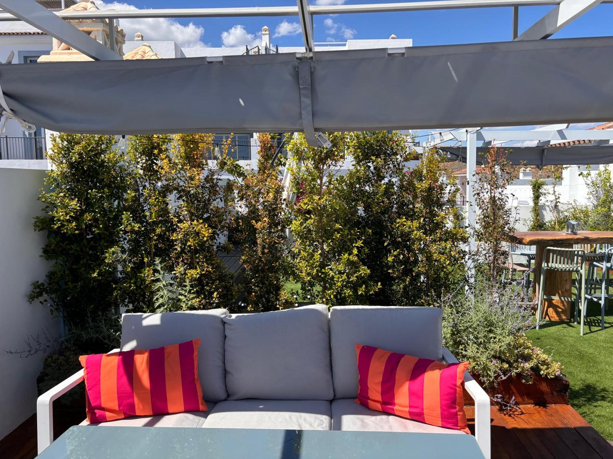 Deluxe 2 Bed *