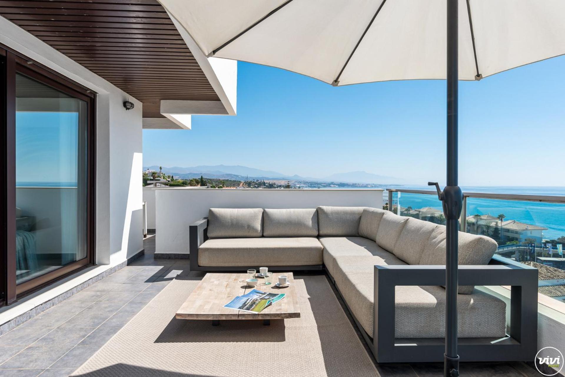 Vivi Homes - Casa Skye Pool, Terrace & Sea View Estepona