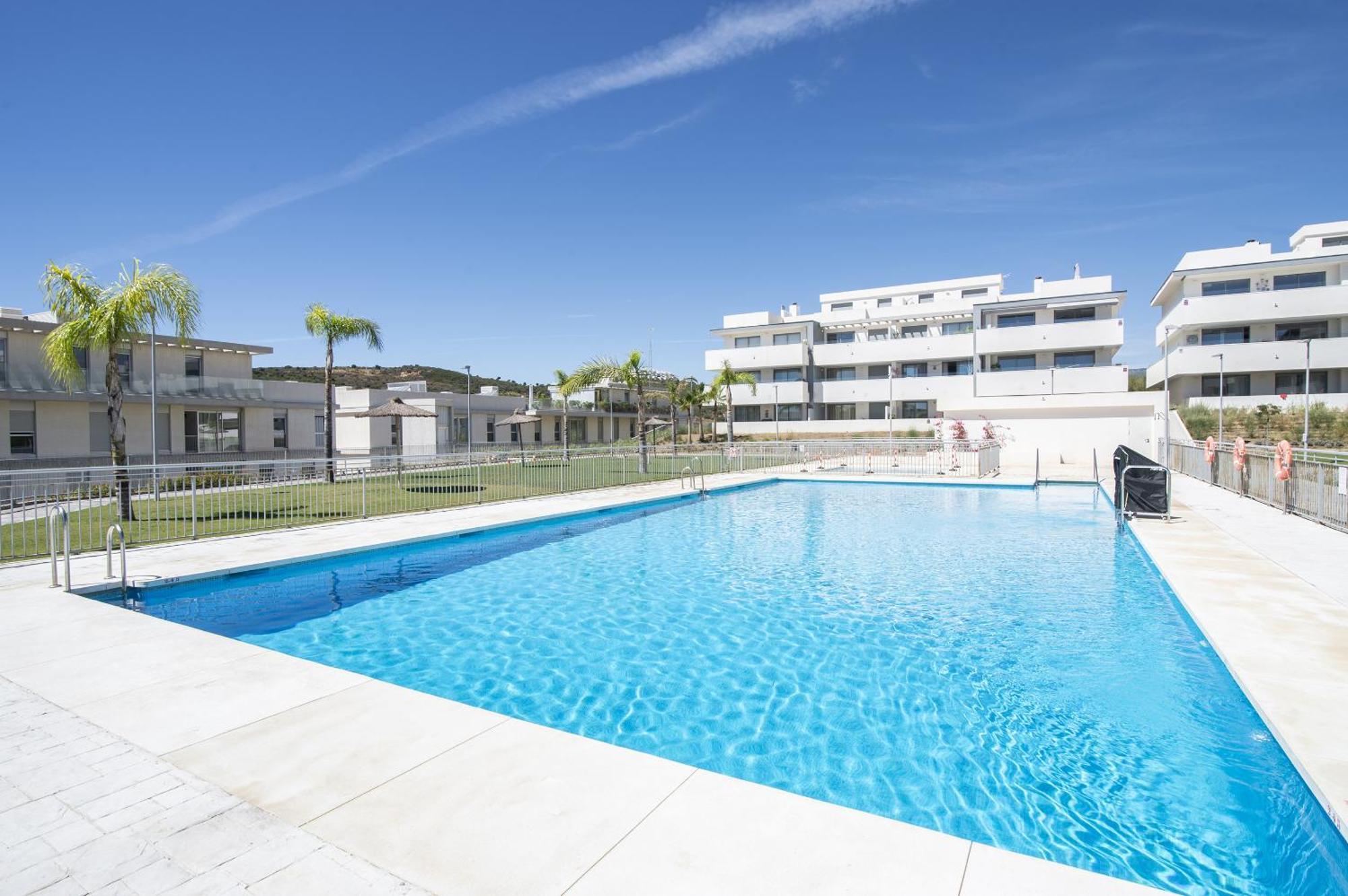 Serenity 2br With Pool Estepona