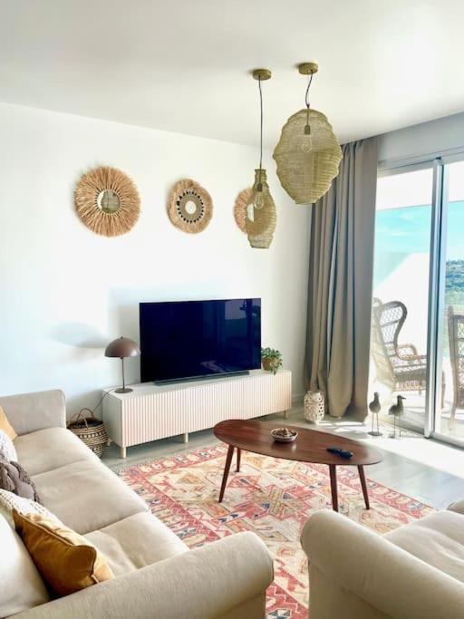 Stunning Three Bedroom Townhouse With Great Views!