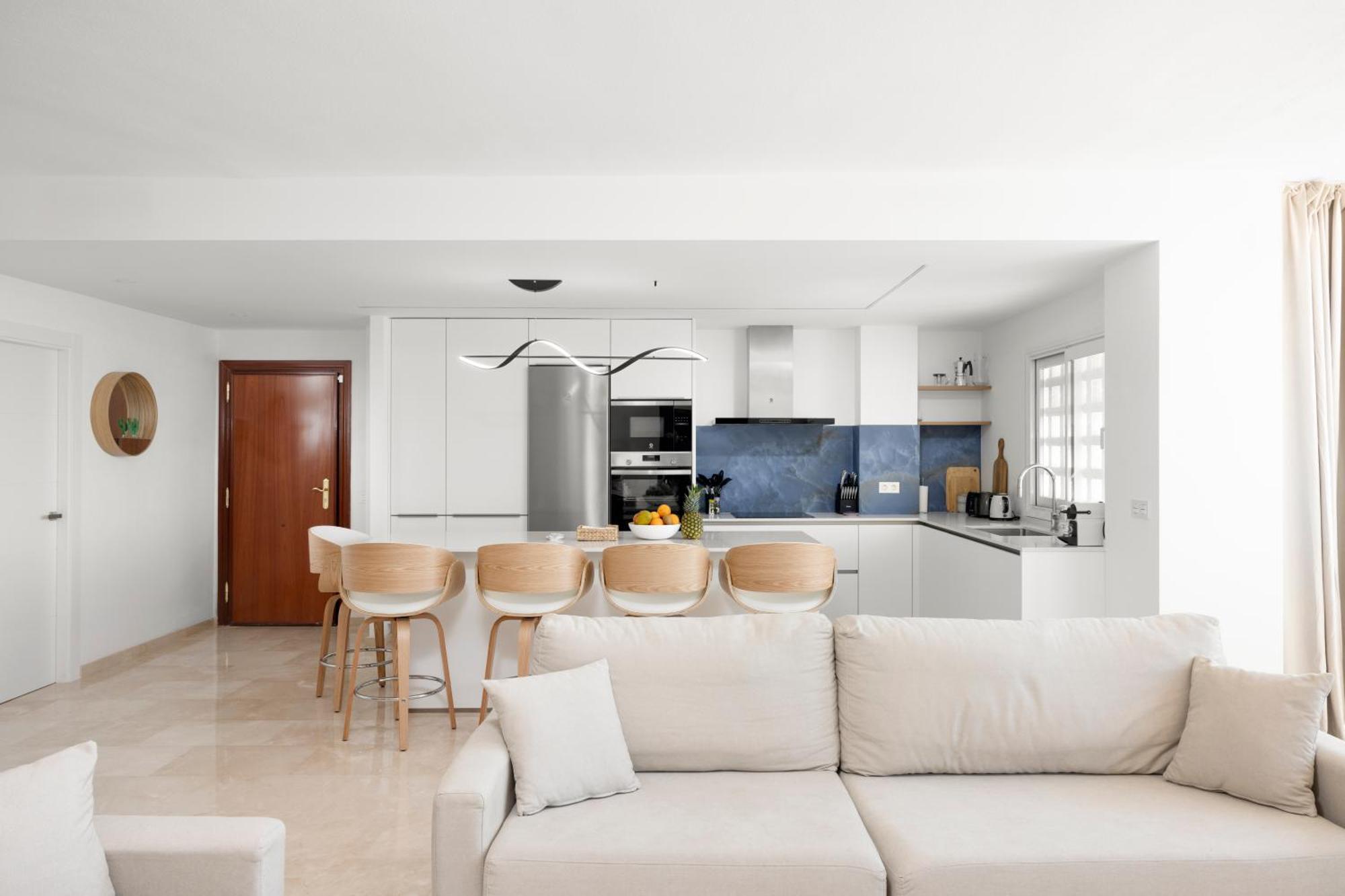 Stunning Marina Seaview Penthouse - Puerto Deportivo *