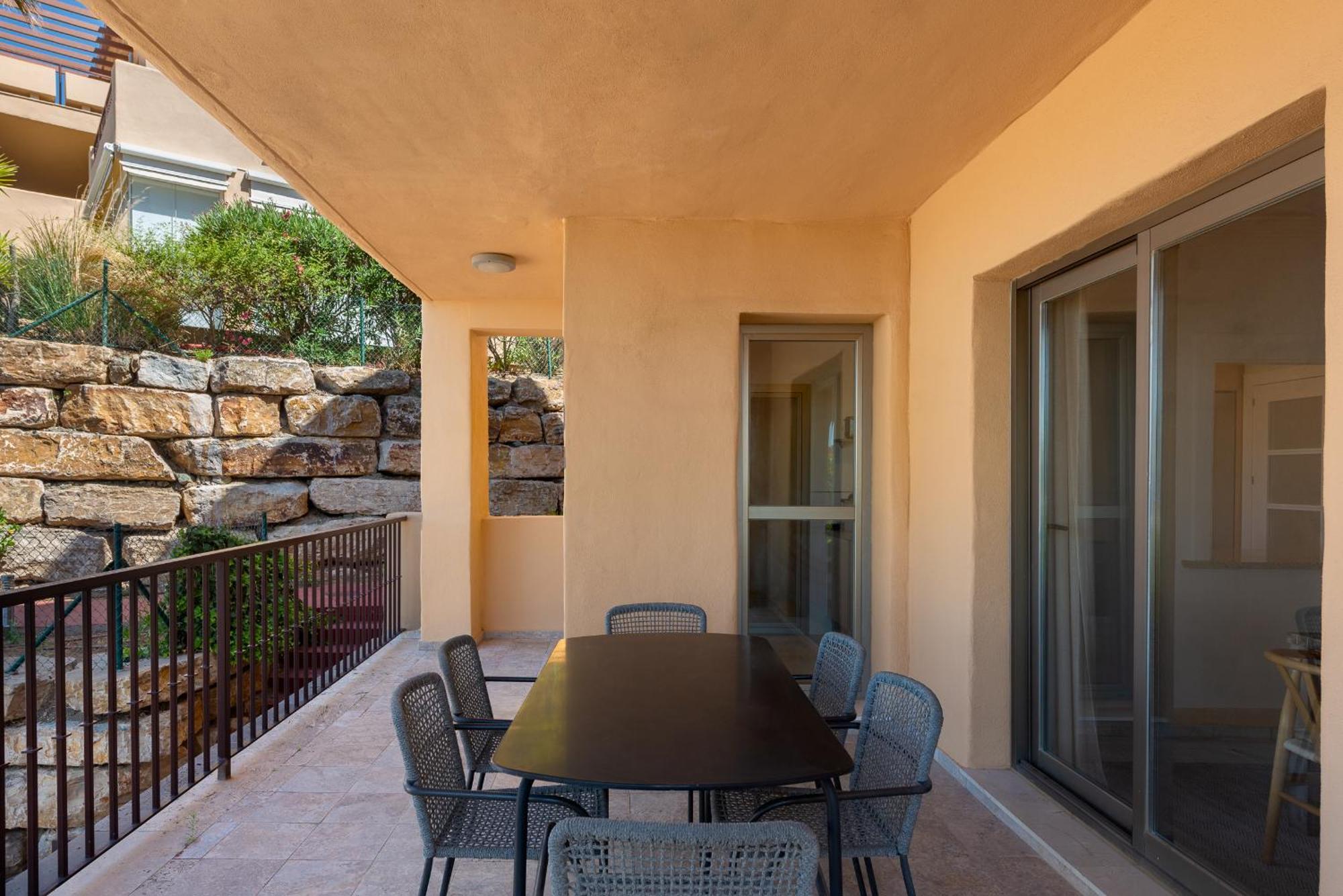 Apartment Bright 3-bedroom With Sunset Views Estepona