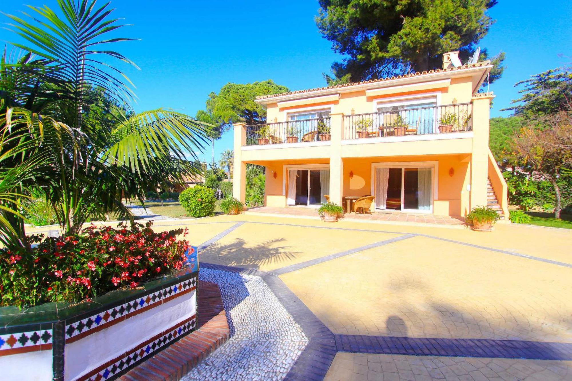 1072 Beachfront El Paraiso Retreat With Pool & Bbq Villa *