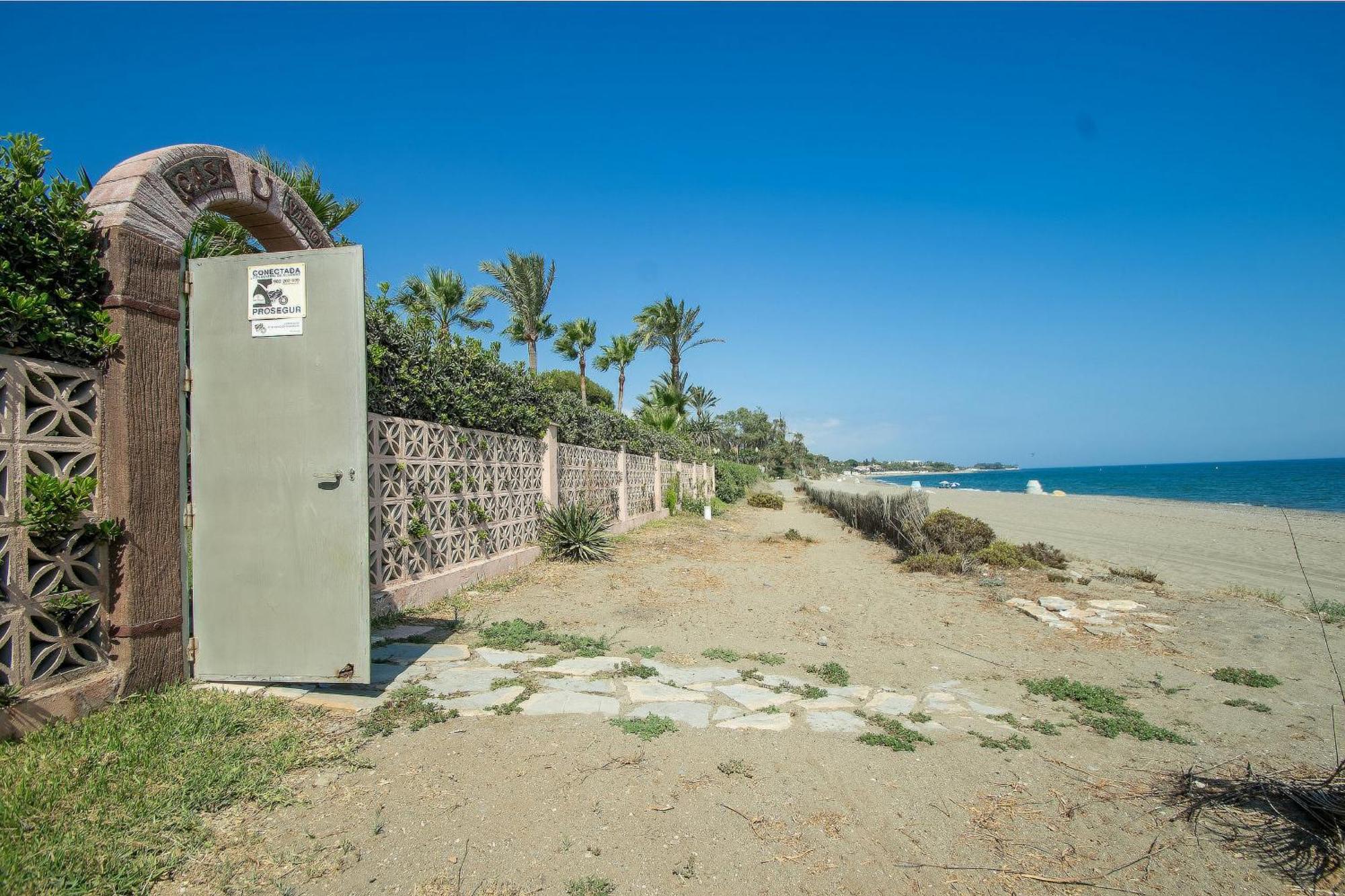 1072 Beachfront El Paraiso Retreat With Pool & Bbq *