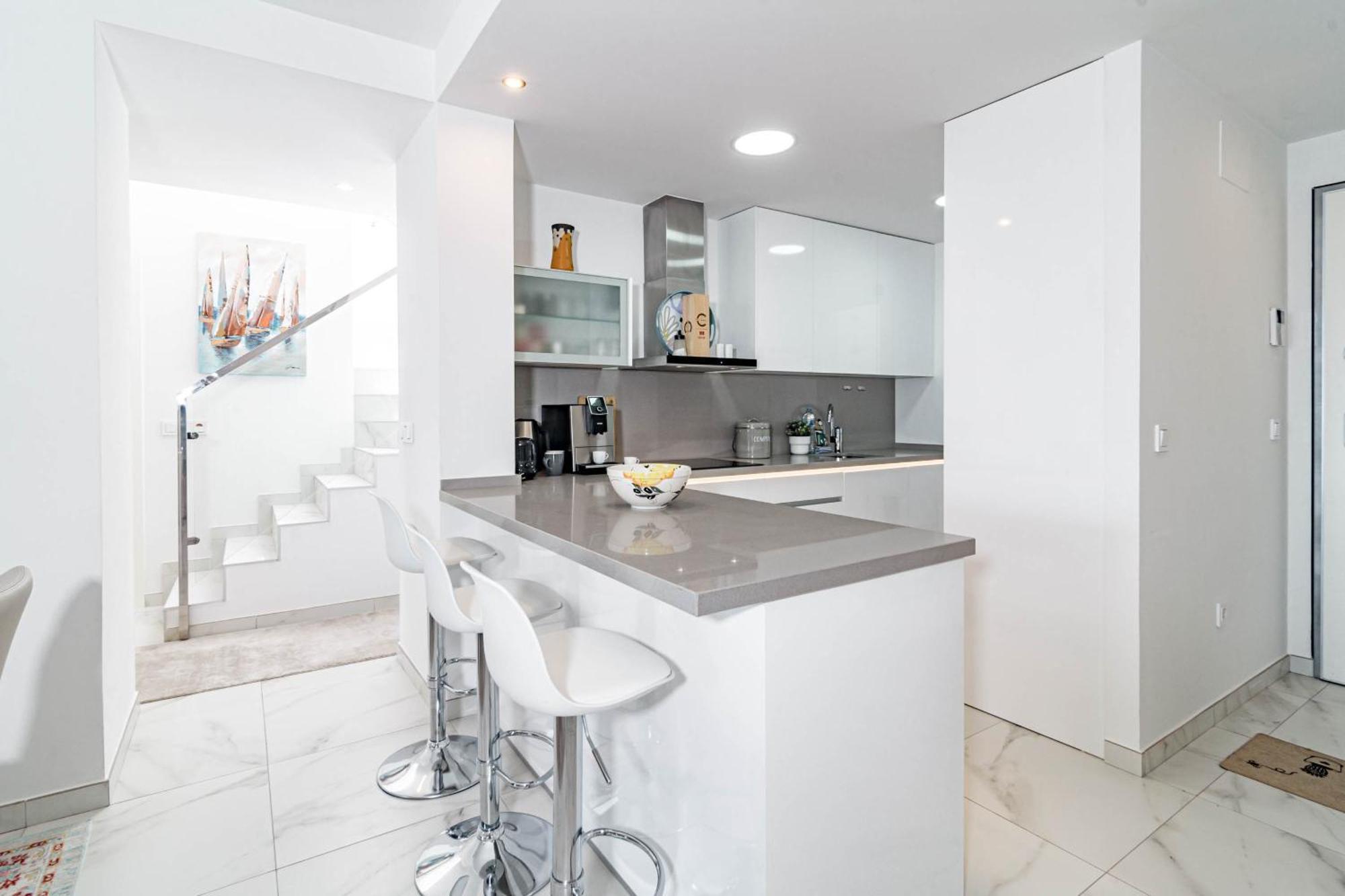 Lms48- Roof Terrace, Jacuzzi & Sauna Apartment Estepona