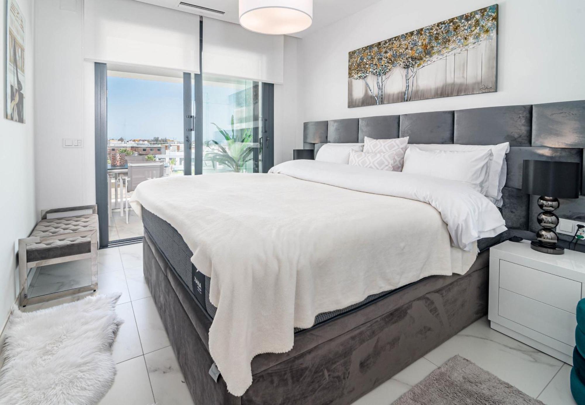 Lms48- Roof Terrace, Jacuzzi & Sauna Estepona