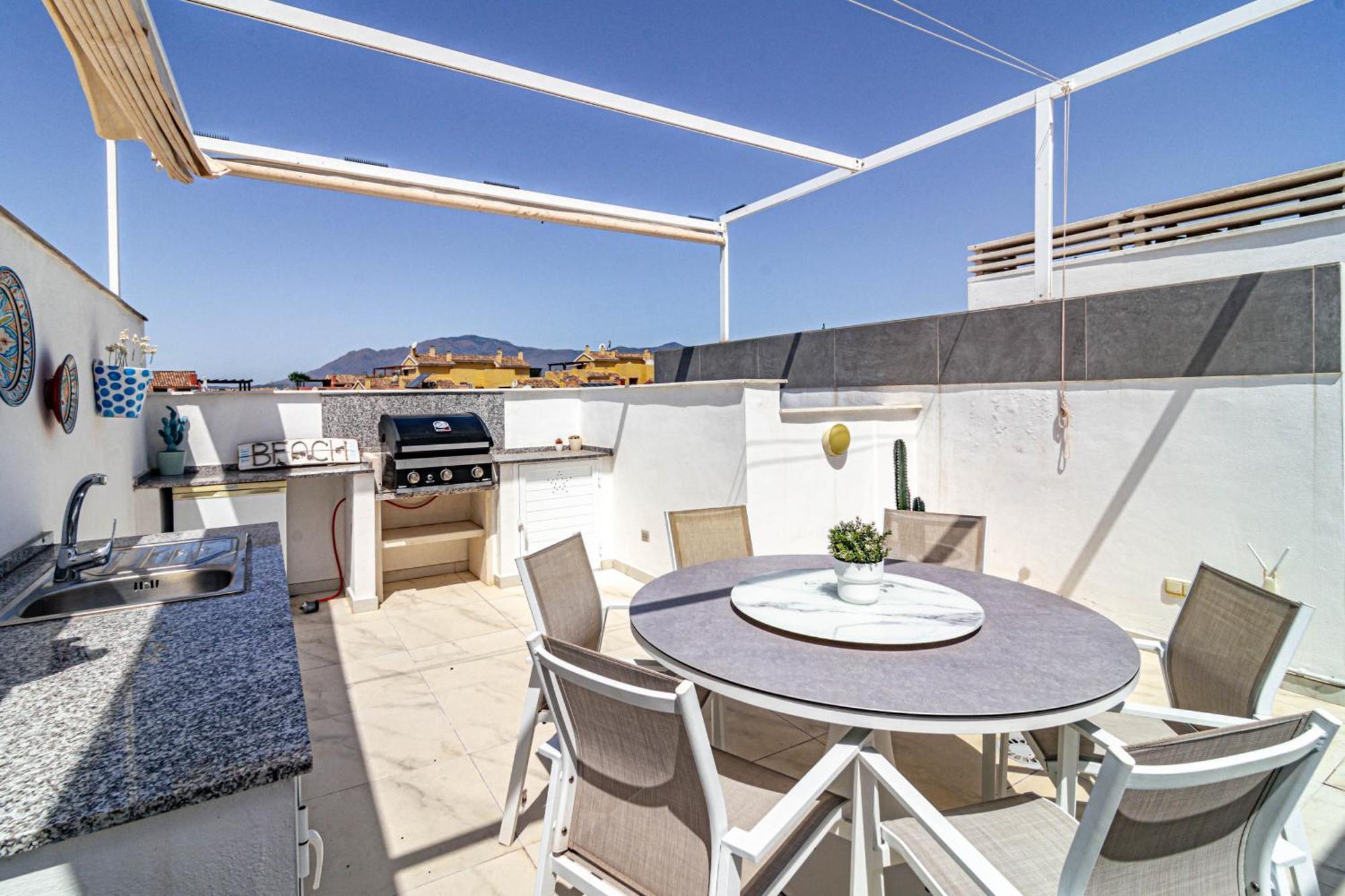 Lms48- Roof Terrace, Jacuzzi & Sauna Estepona