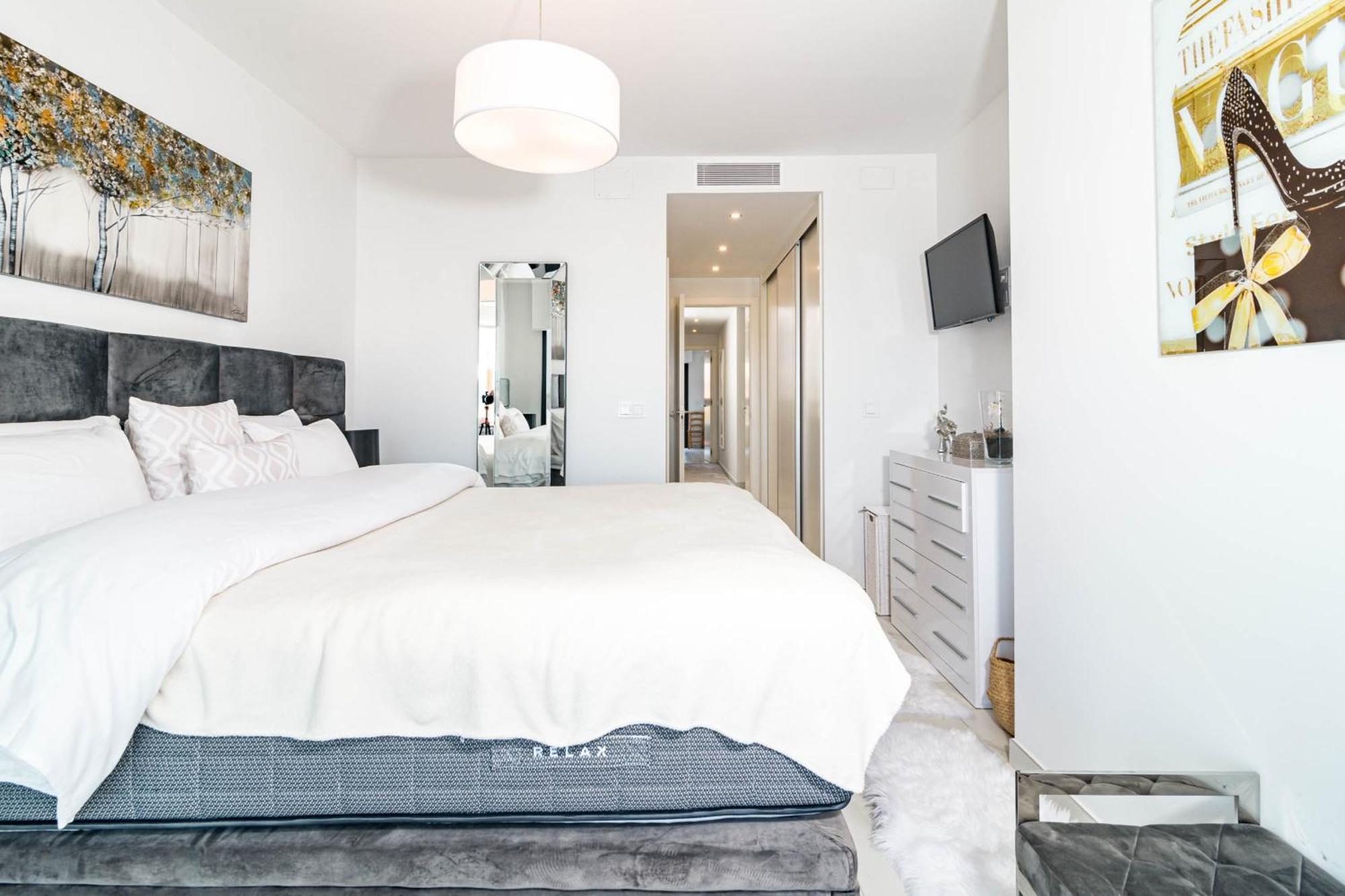 Lms48- Roof Terrace, Jacuzzi & Sauna Apartment Estepona