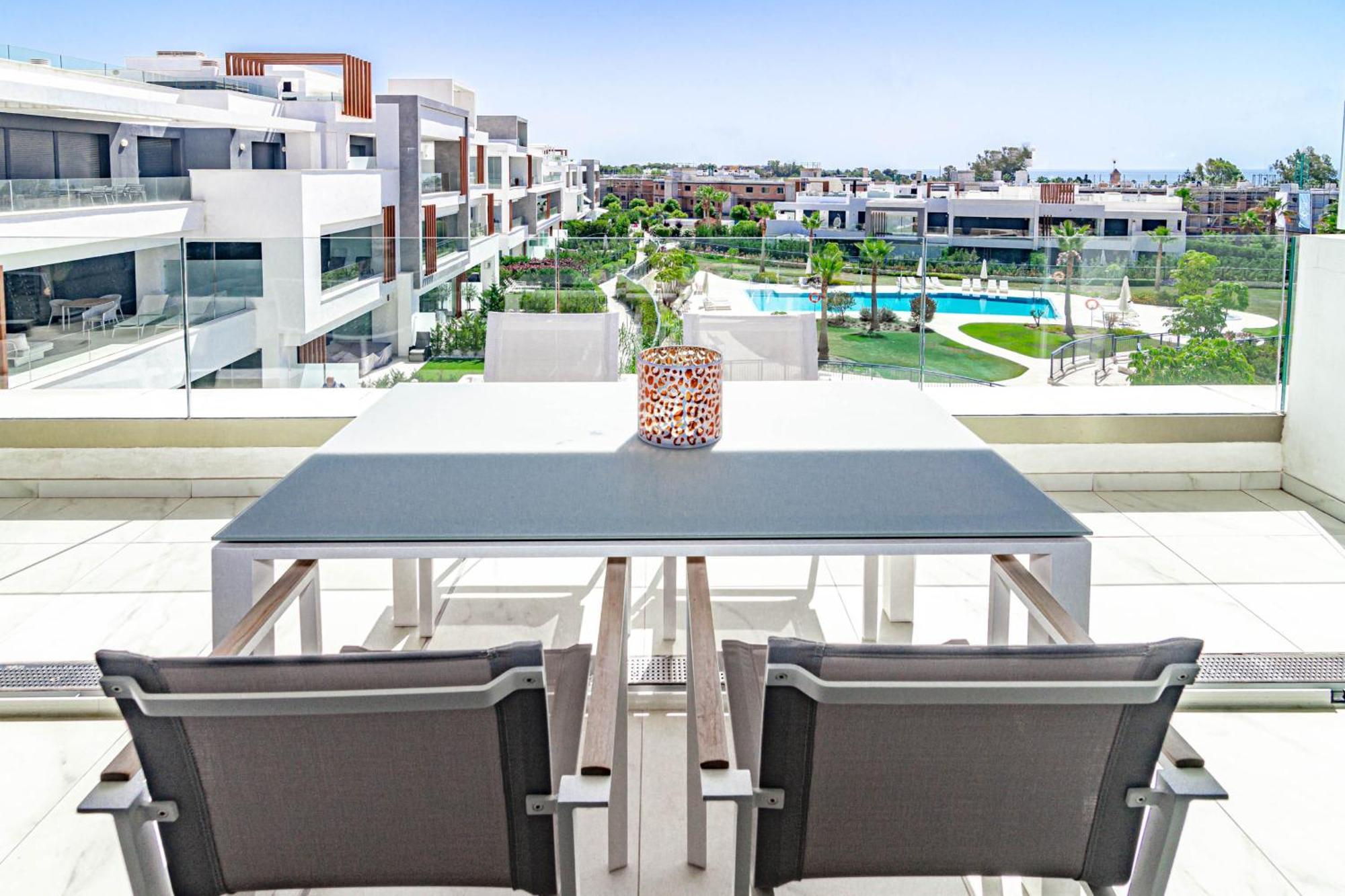 Lms48- Roof Terrace, Jacuzzi & Sauna Estepona