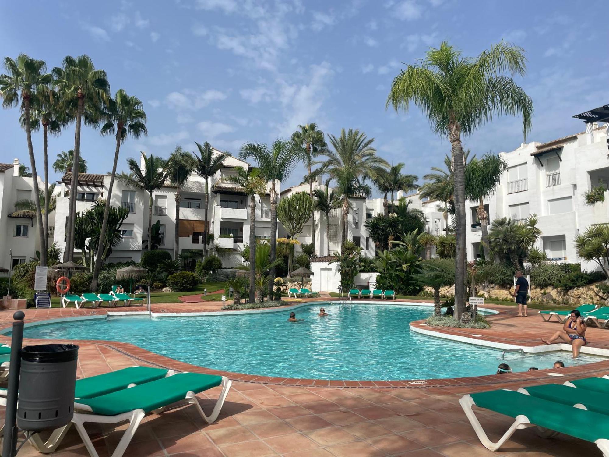 Costalita, Direct Access, Ground Floor, Salt Water Pool Apartment Estepona