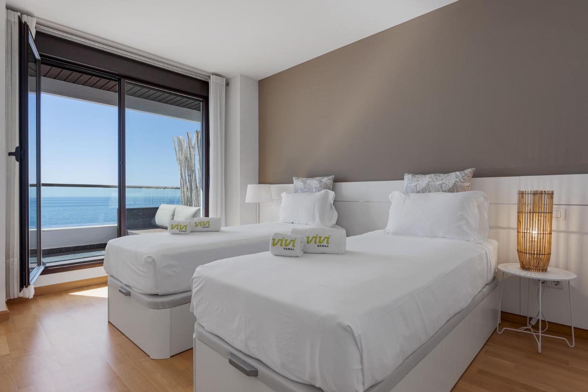 Vivi Homes - Casa Skye Pool, Terrace & Sea View Appartement *