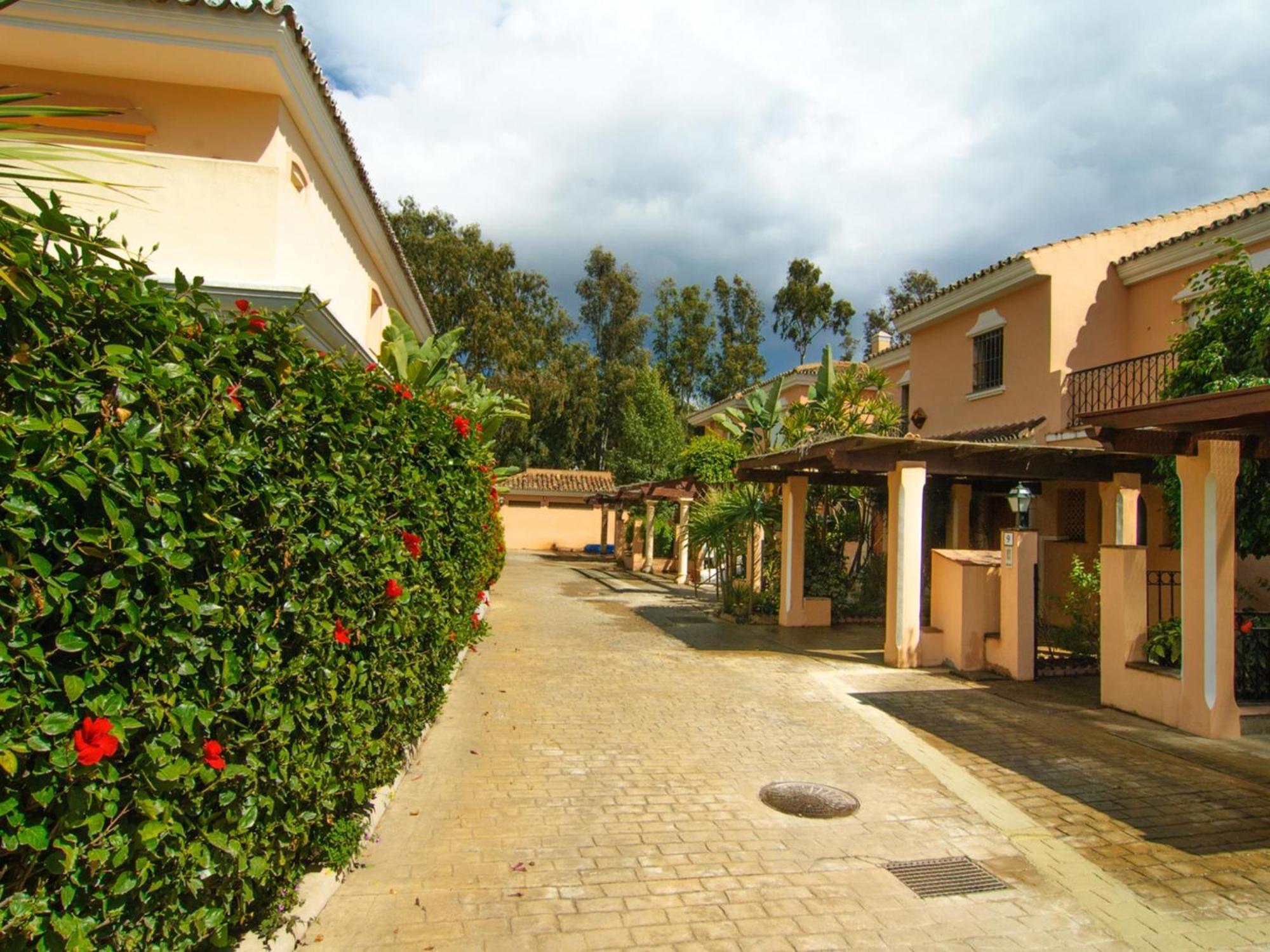 Venalmar First Line Townhouse, Garden, Sea Views Estepona