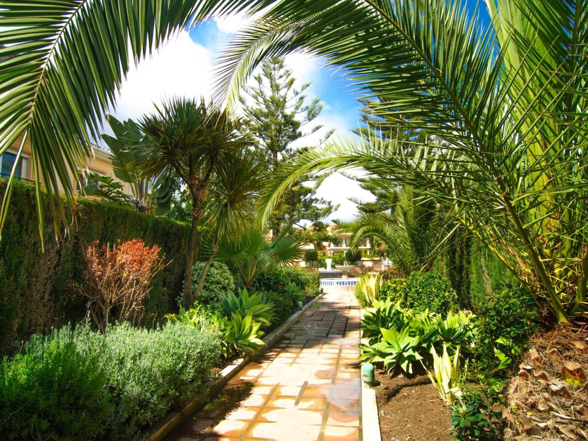 Сasa de vacaciones Venalmar First Line Townhouse, Garden, Sea Views