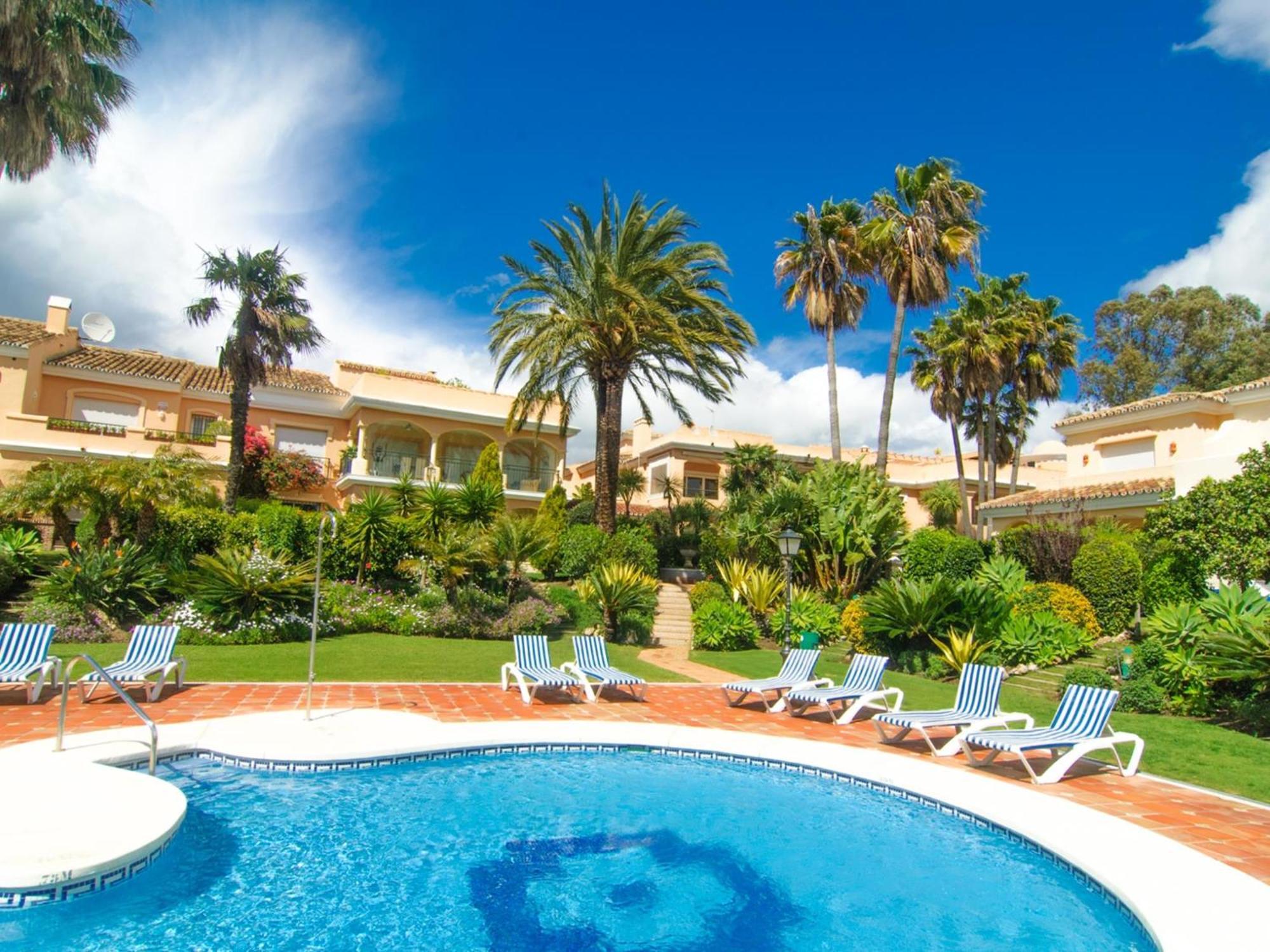 Venalmar First Line Townhouse, Garden, Sea Views Сasa de vacaciones *