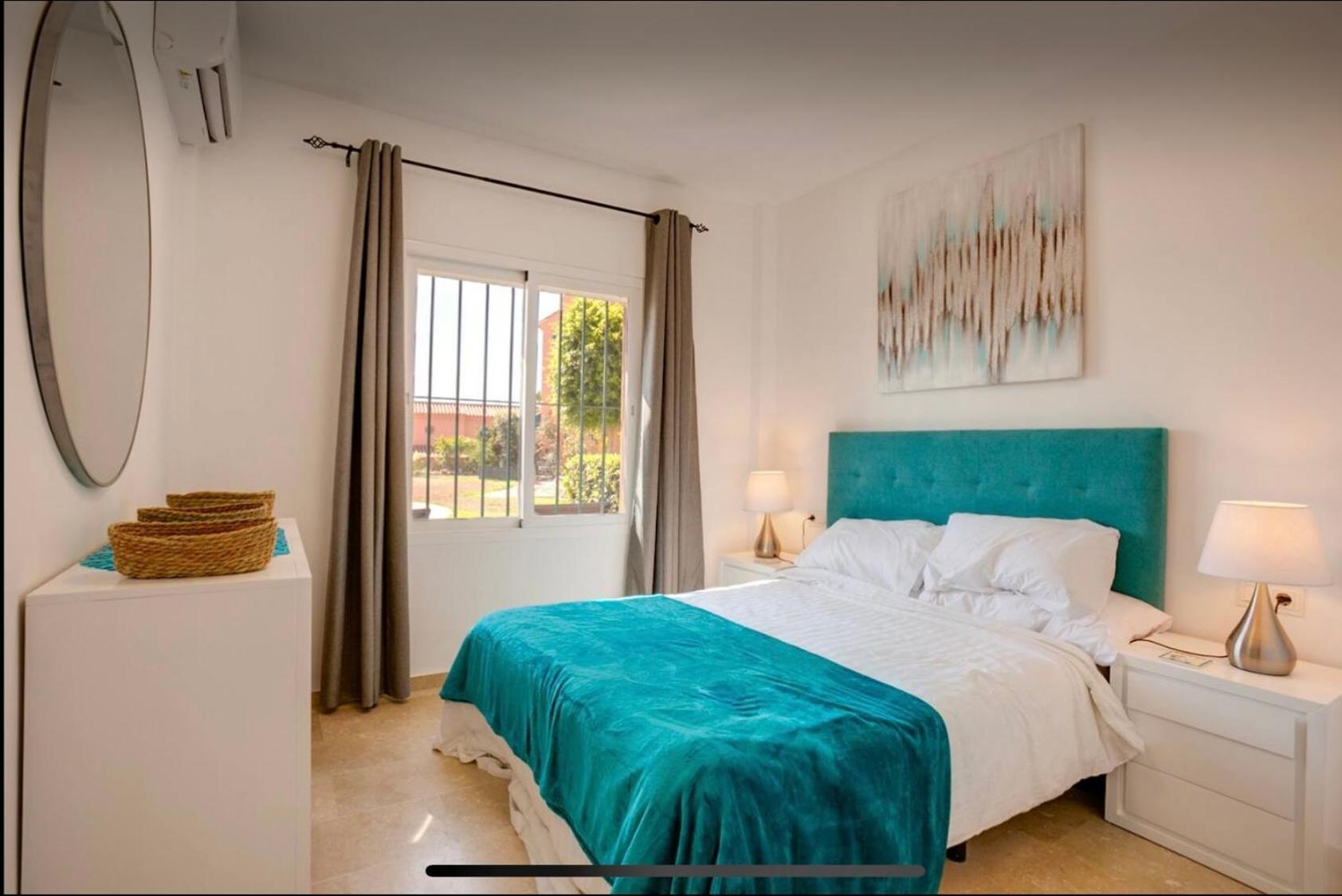 Coastal Apartment-sleeps 5 Pool Garden Acon Freep
