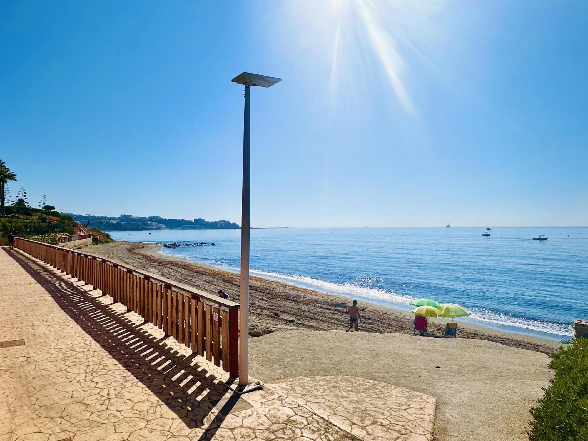 Coastal Apartment-sleeps 5 Pool Garden Acon Freep Appartement Estepona