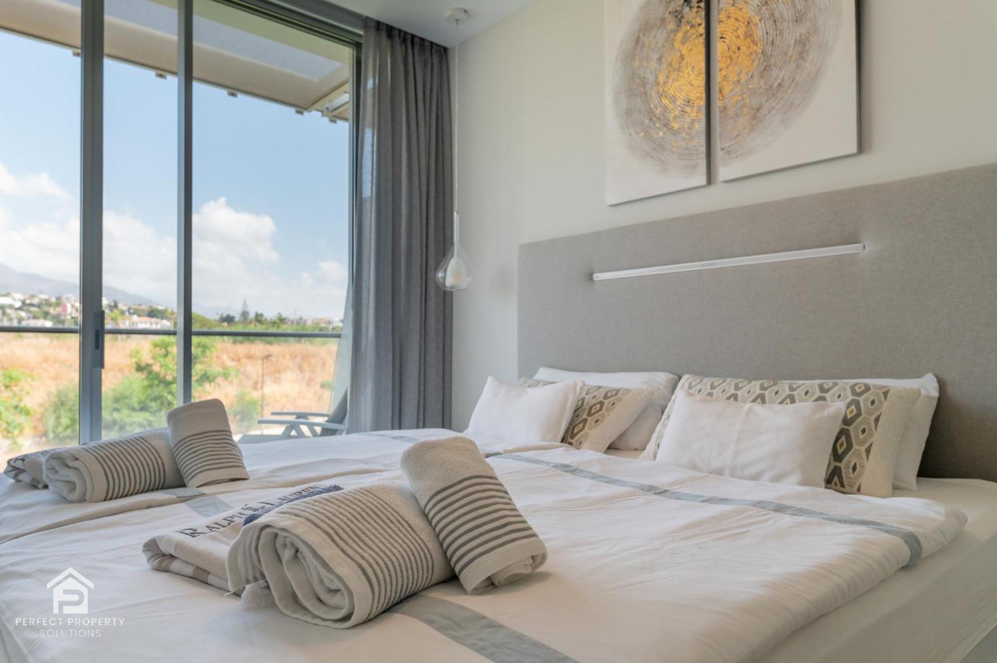 Apartment Edge Luxury Beachfront 3br, 3 Pools, Spa, Gym Estepona