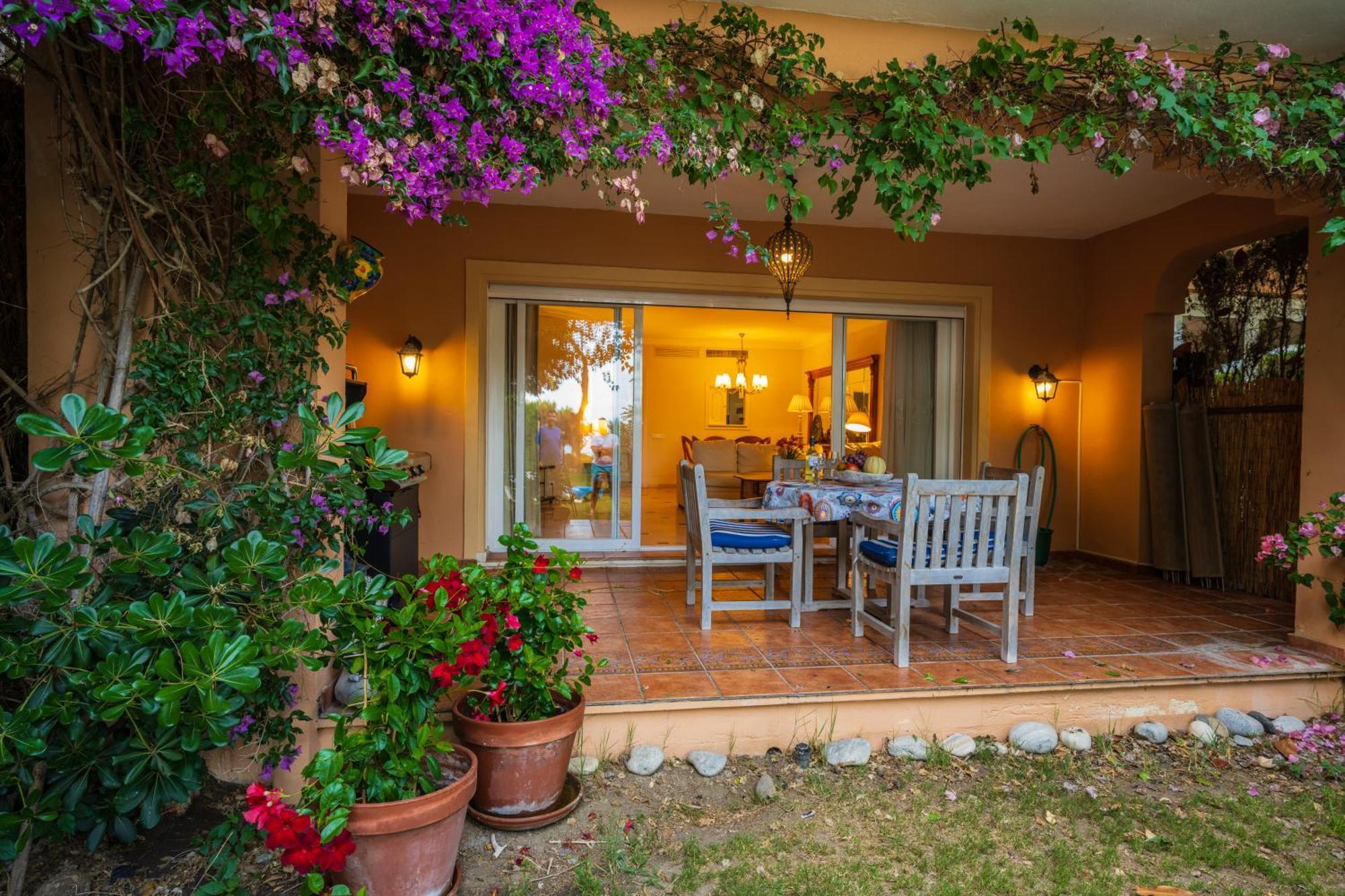 Venalmar First Line Townhouse, Garden, Sea Views Estepona