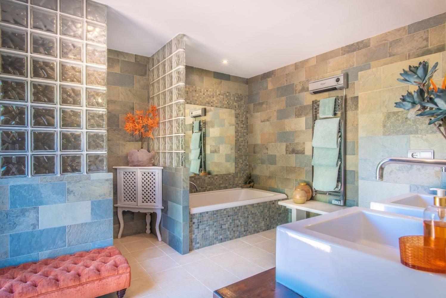 Luxury With Stunning Views In Estepona
