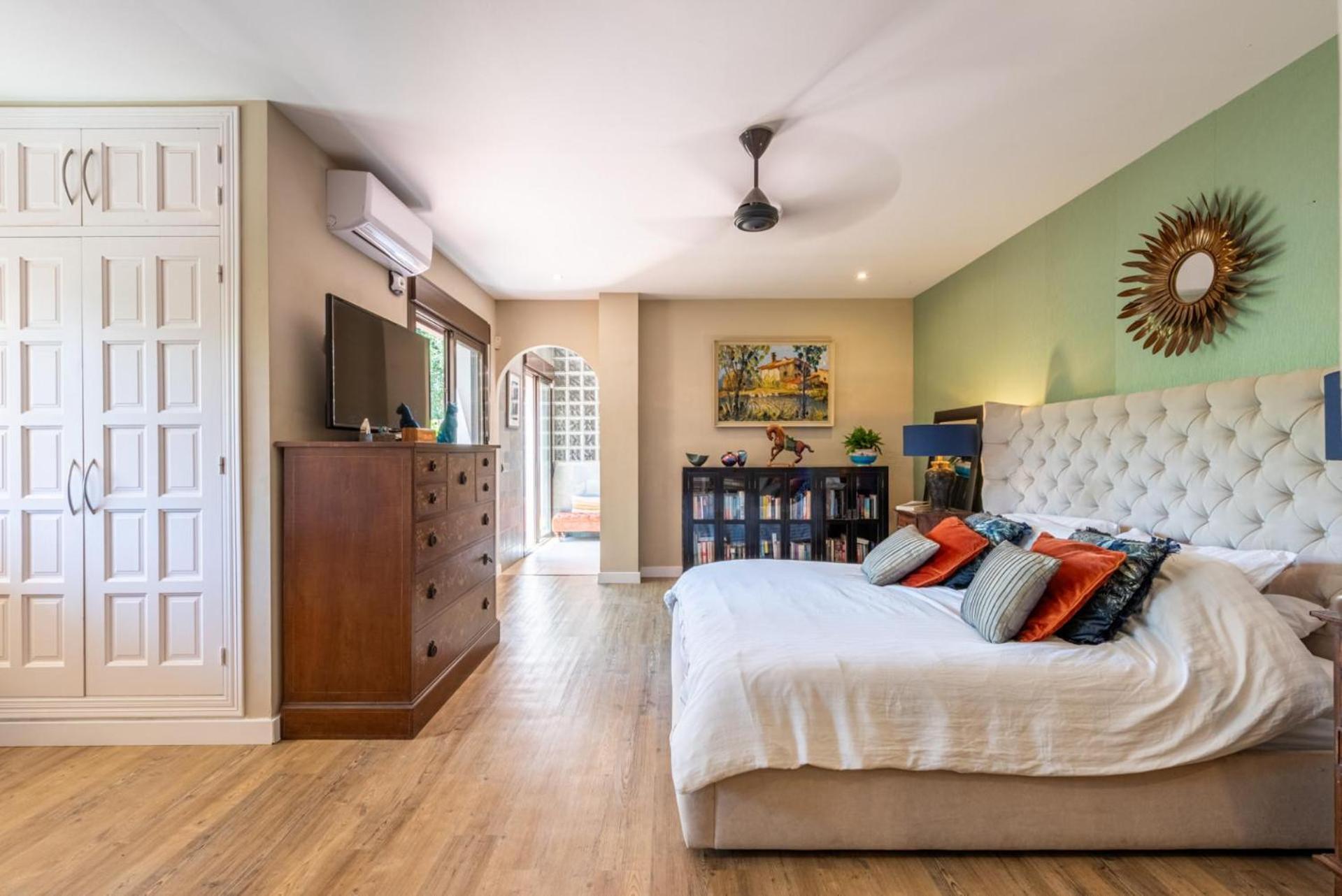 Luxury With Stunning Views In Estepona