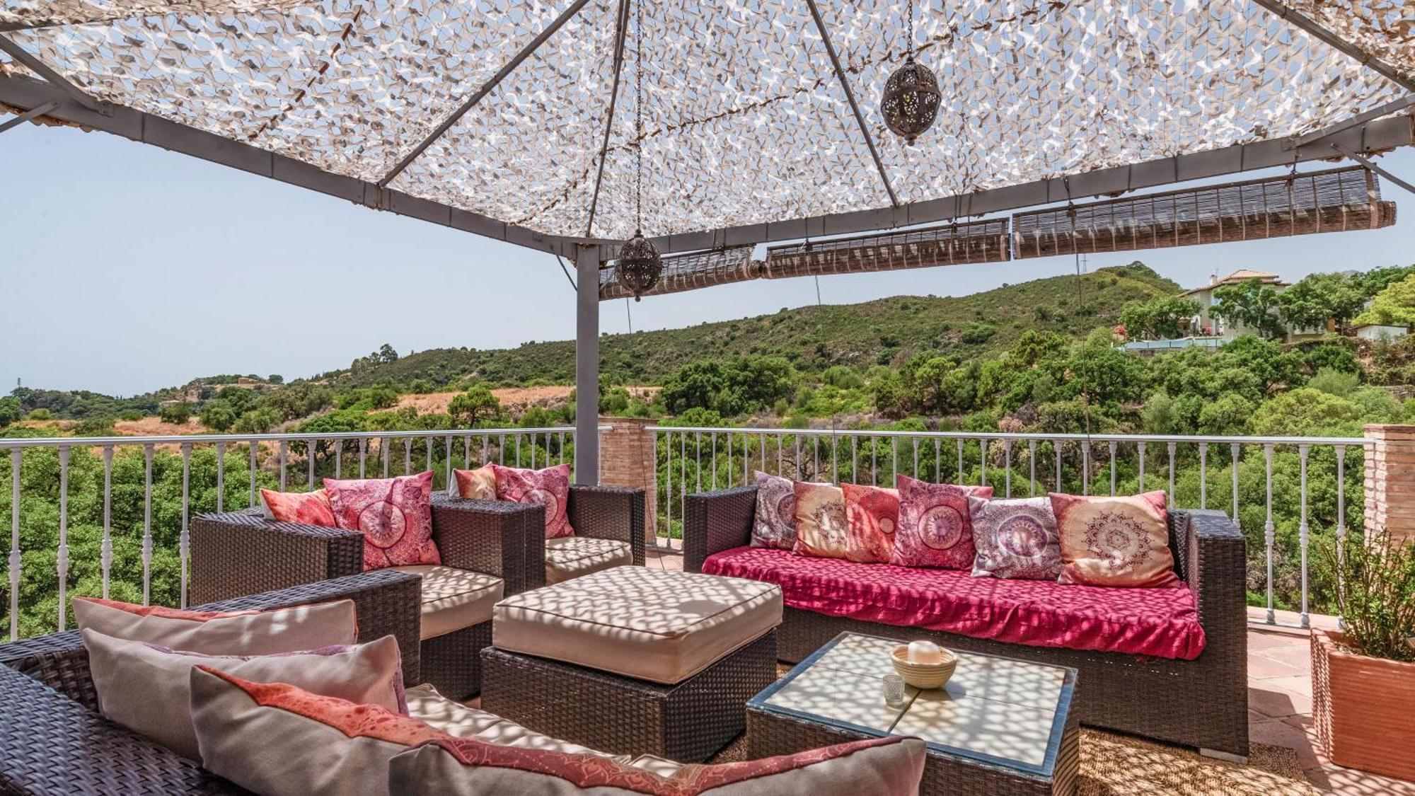 Luxury With Stunning Views In