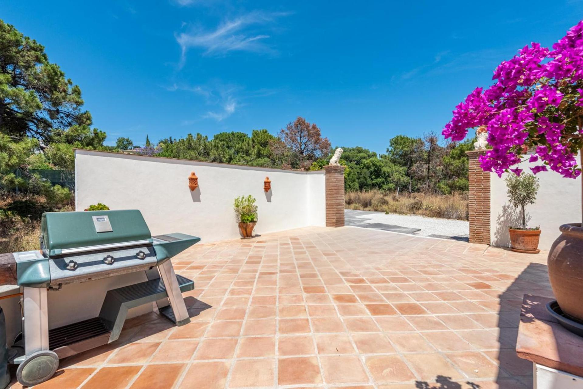 Luxury With Stunning Views In *