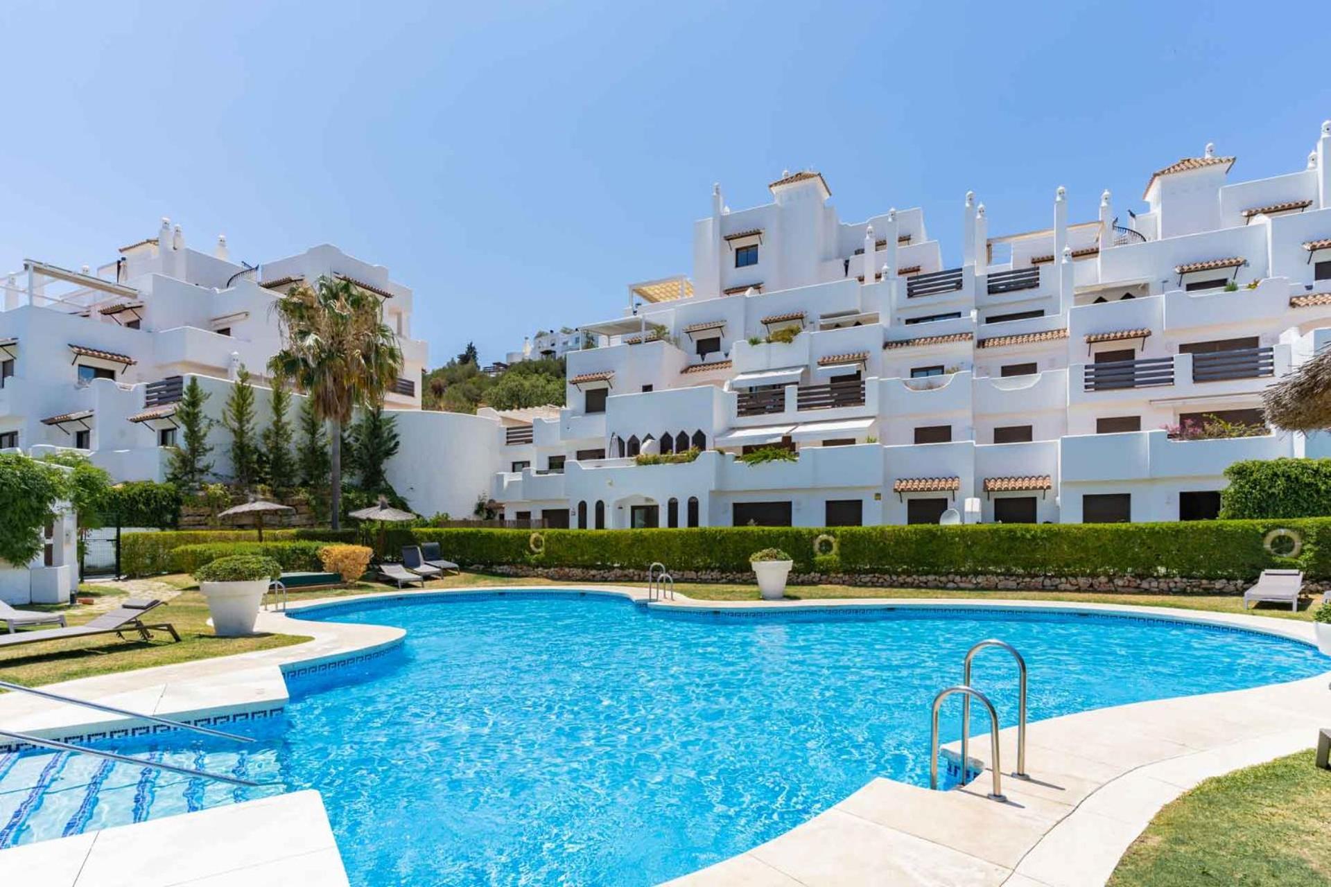 Met Groot Terras In * Estepona