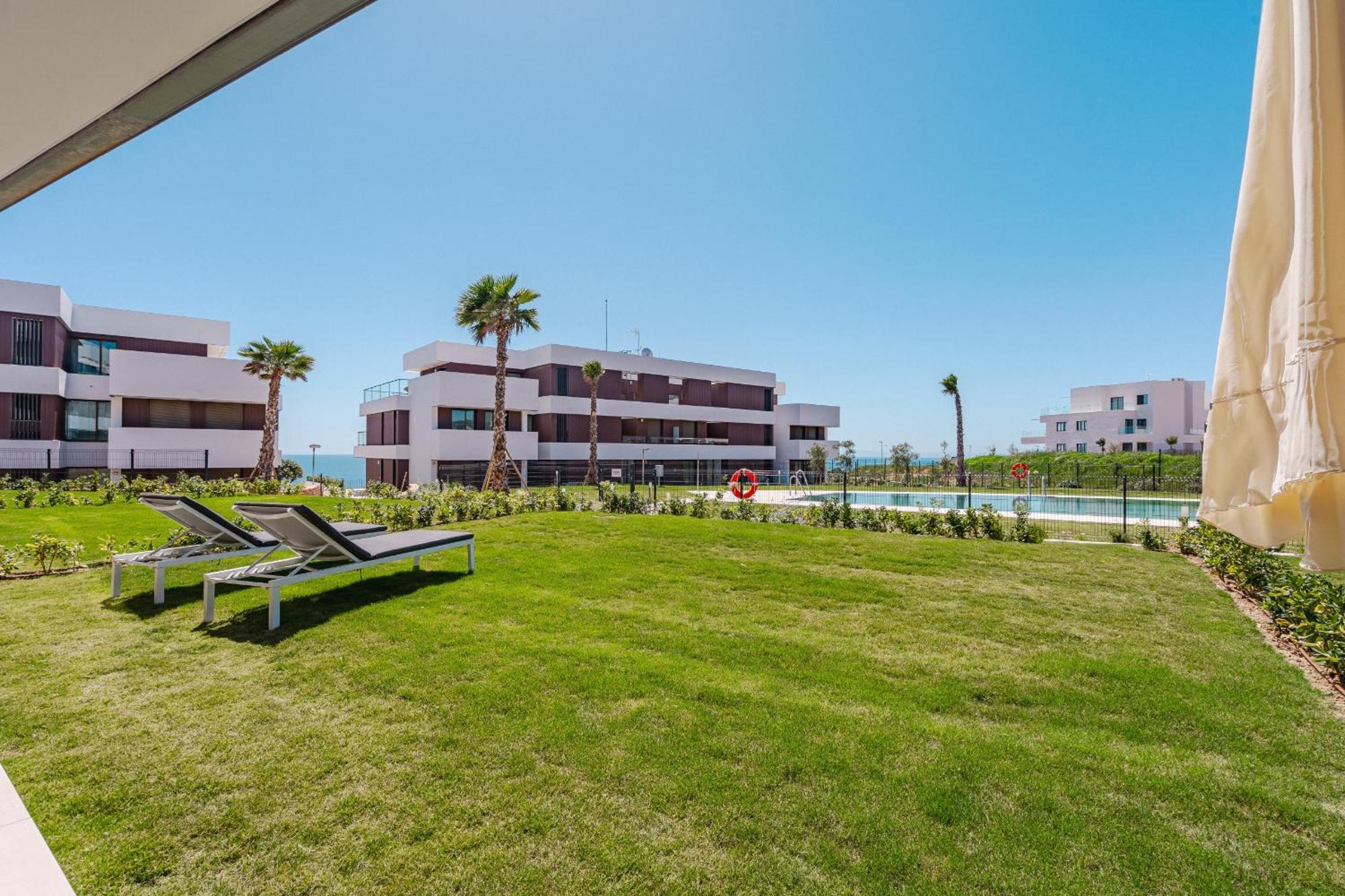 12 La Sabina Pool View Apartment Estepona