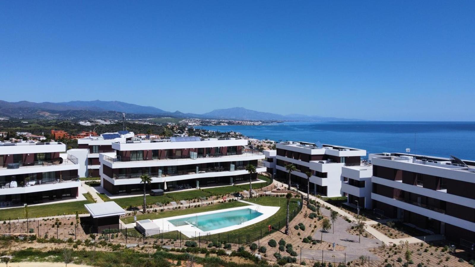 12 La Sabina Pool View Apartment Estepona