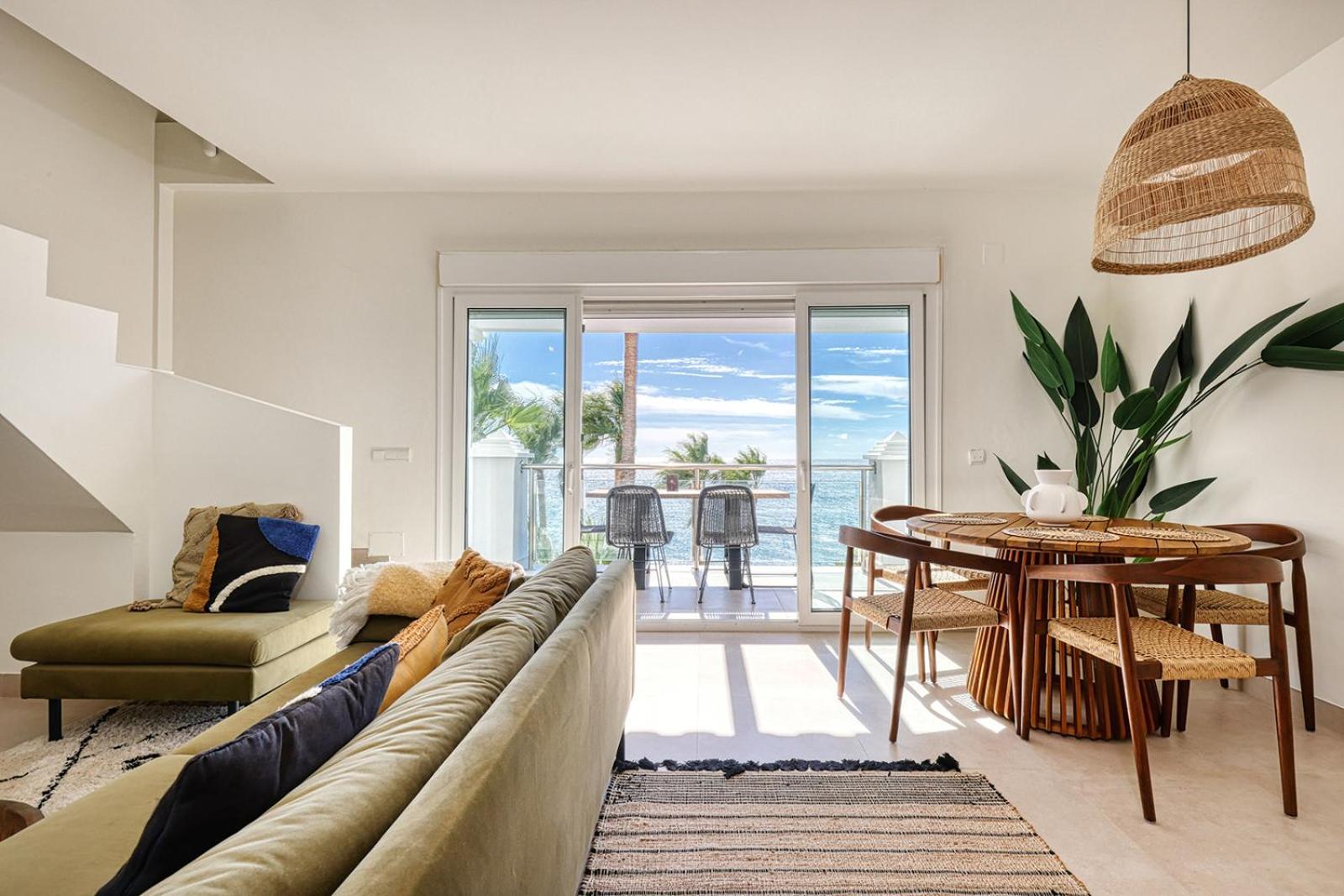 Dalia - Gerenoveerd Direct Aan Zee Apartment