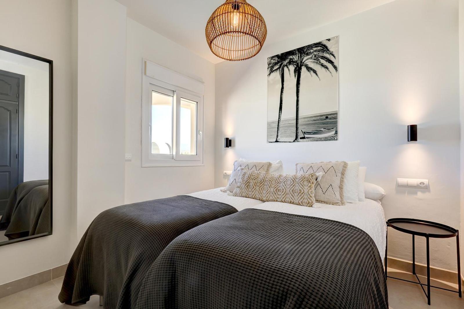 Dalia - Gerenoveerd Direct Aan Zee Estepona