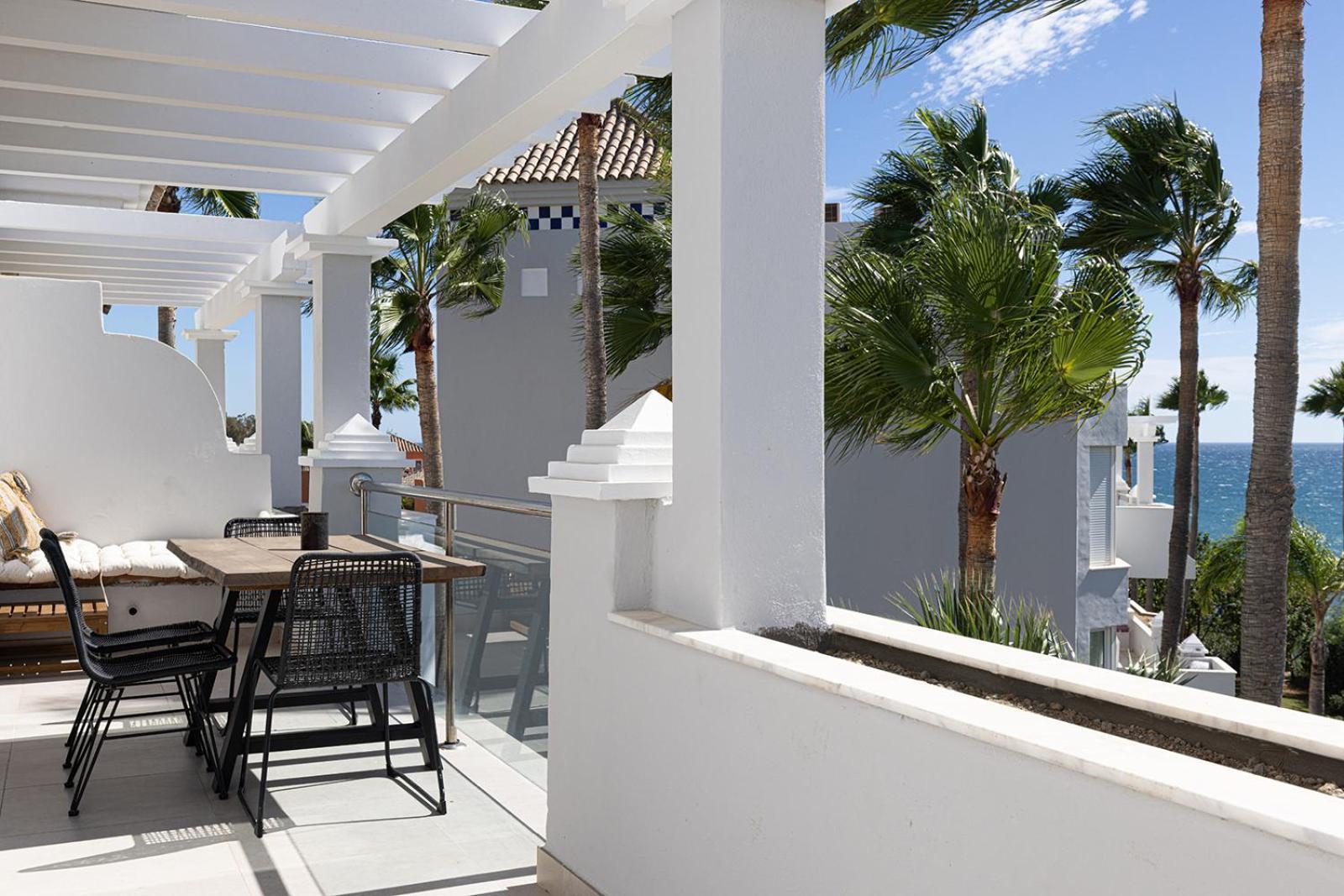 Dalia - Gerenoveerd Direct Aan Zee Apartment *